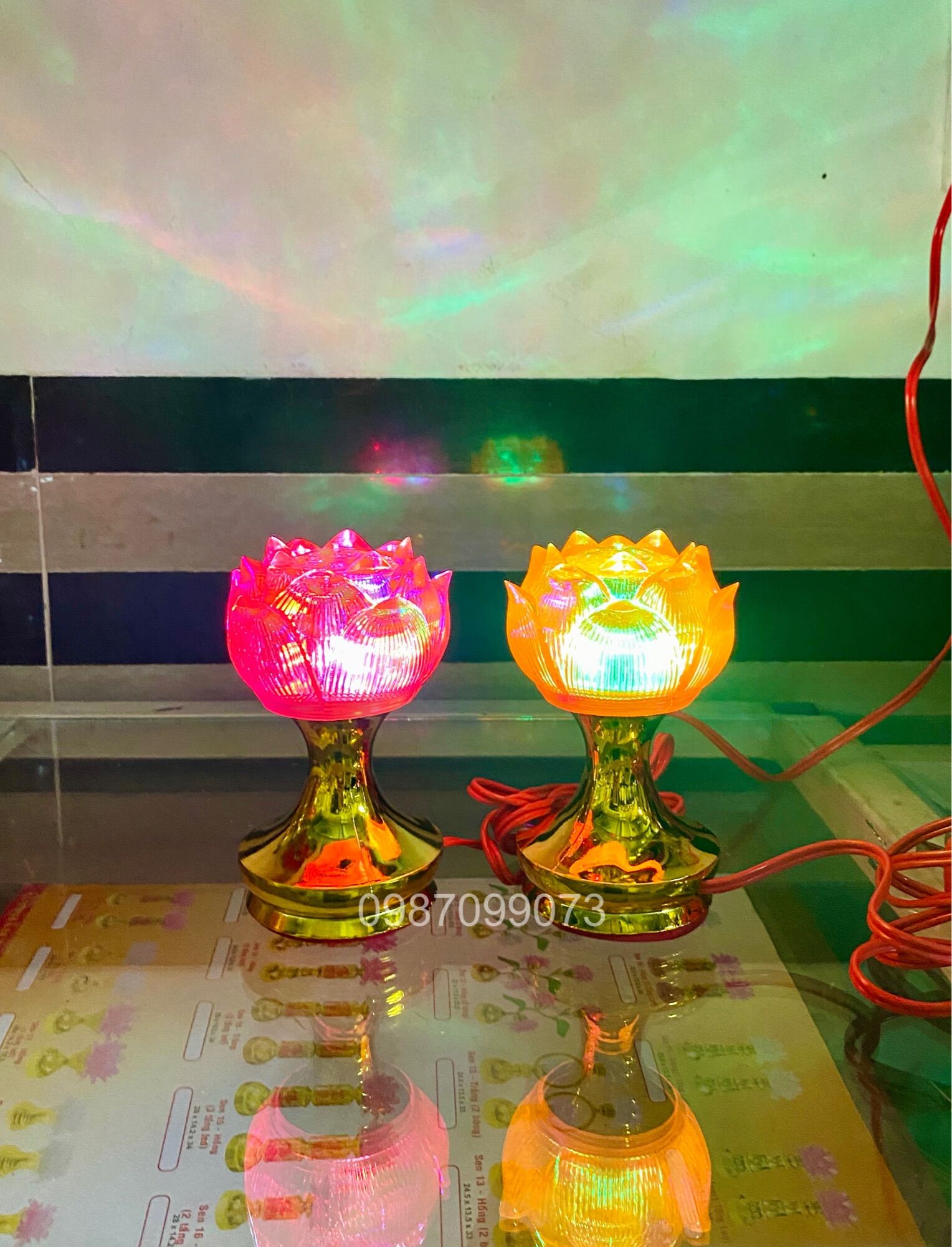 MỘT ĐÔI ĐÈN THỜ LED BÚP SEN ĐỔI MÀU-10CM
