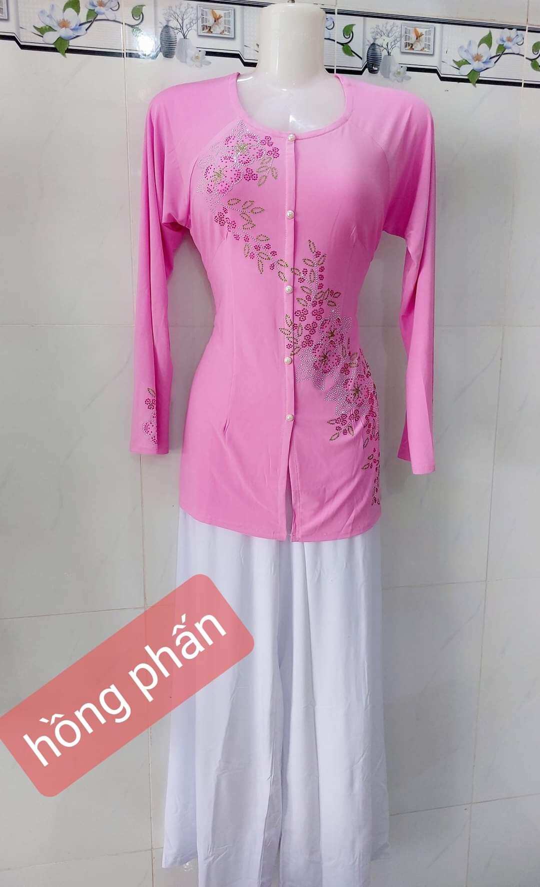 Áo Bà Ba cổ tròn Đính đá Không kèm quần