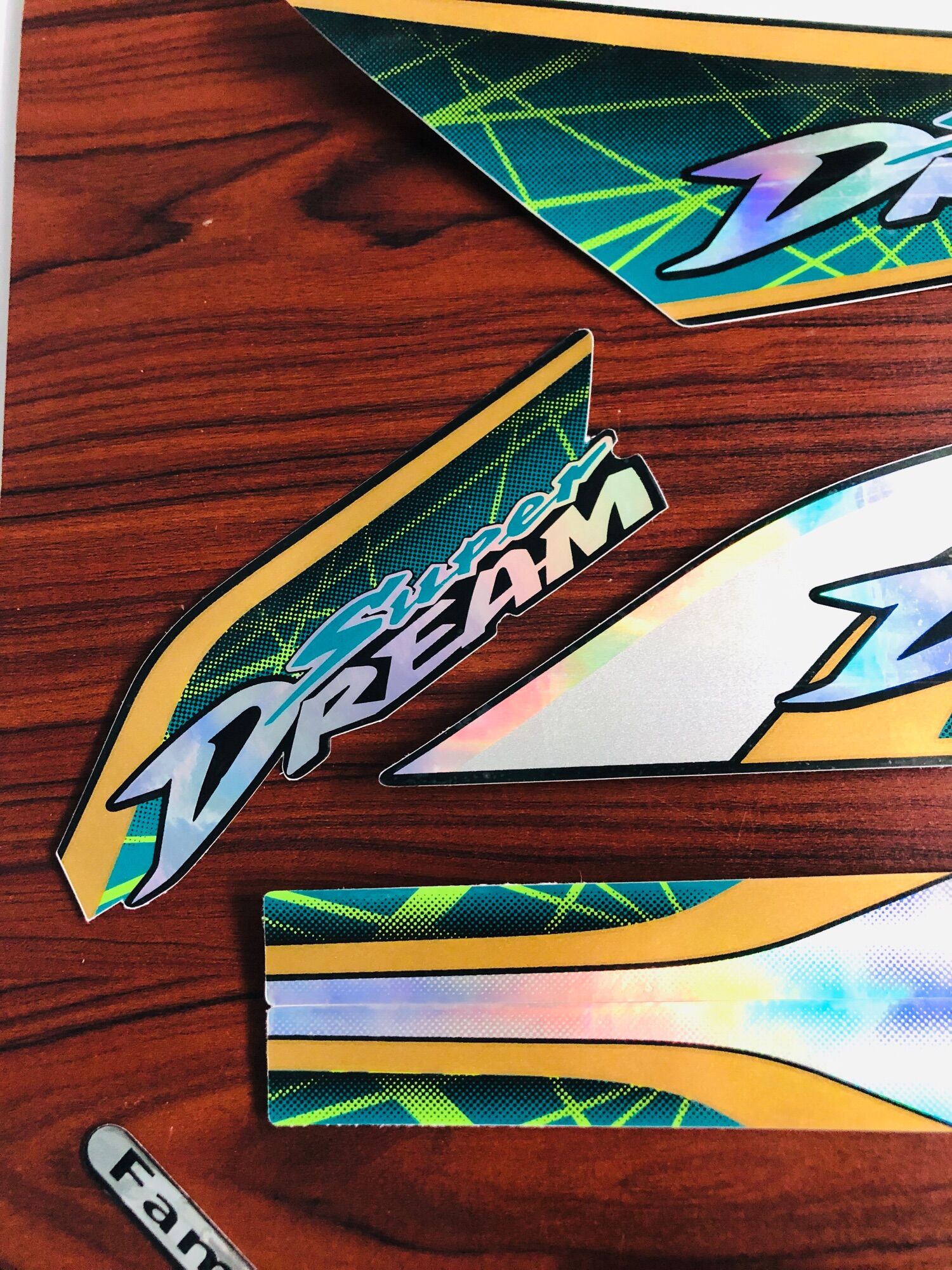 TEM DREAM SUPER 2010 XANH LÁ DECAL 3L TỐT