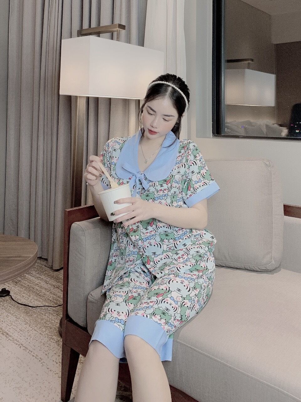 Đồ bộ nữ tay ngắn quần lửng lụa Mango