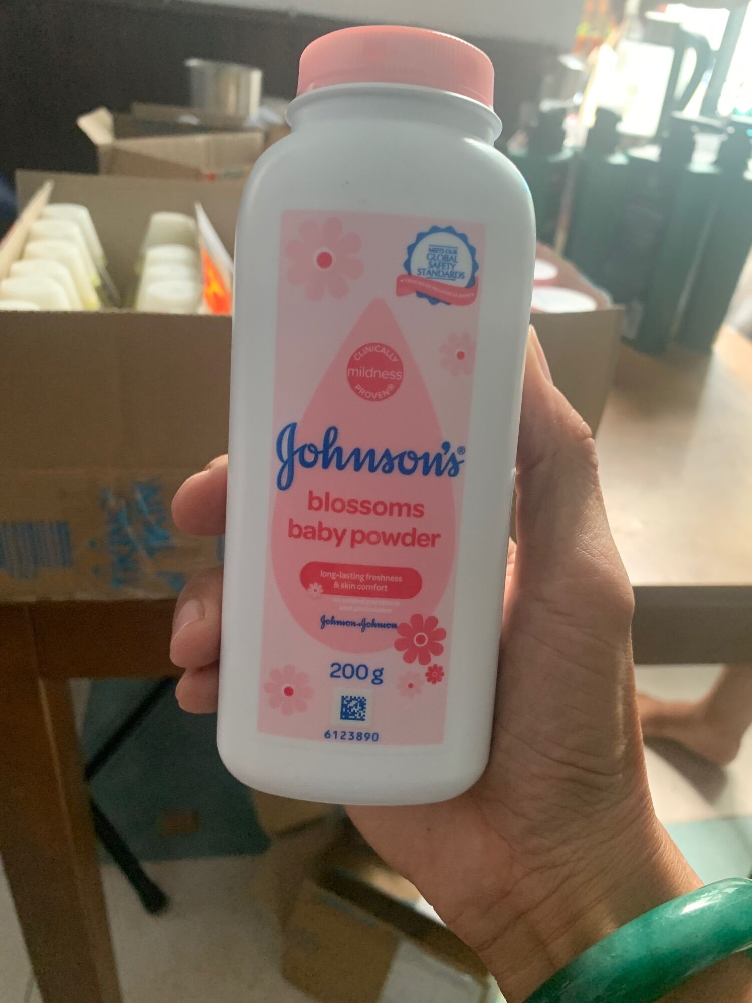 Phấn thơm Johnson’s Baby Power cho bé hương hoa 200g