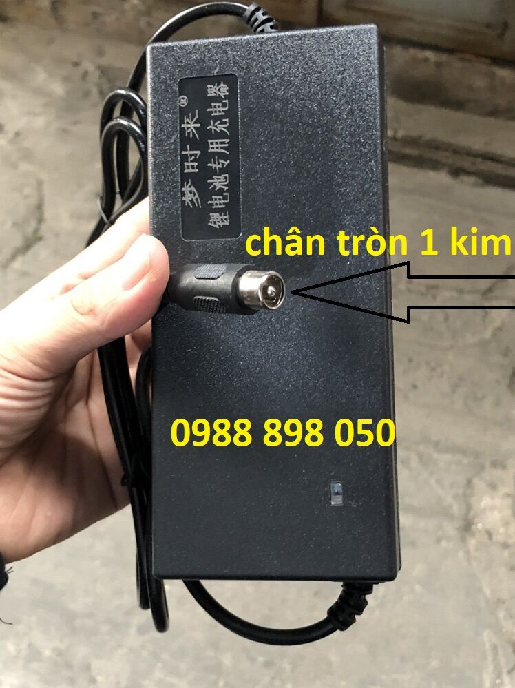 Sạc xe điện 42v 2a cho xe dùng pin 36v