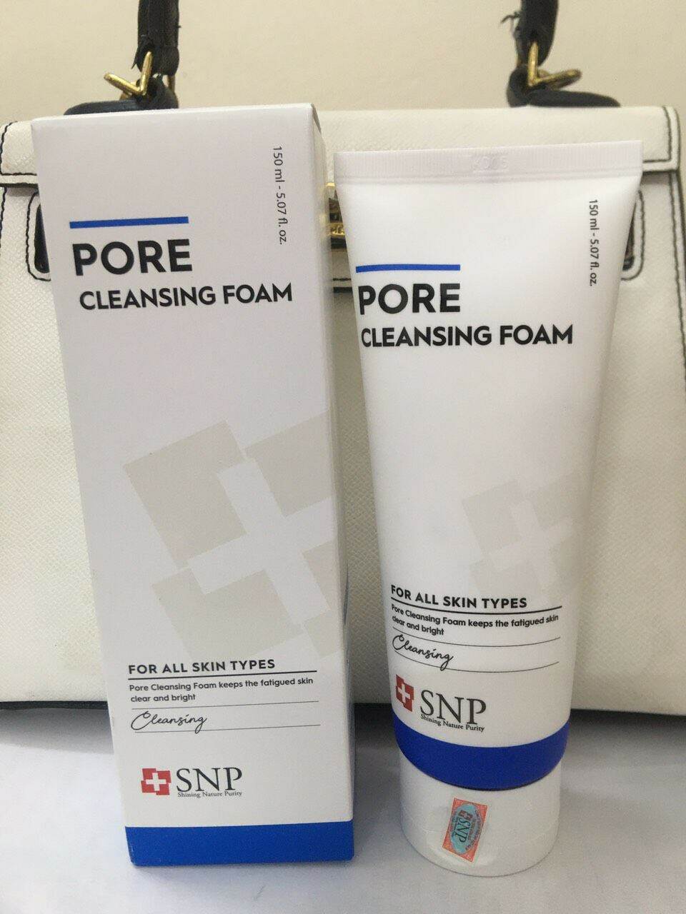 Sữa rửa mặt se khít SNP