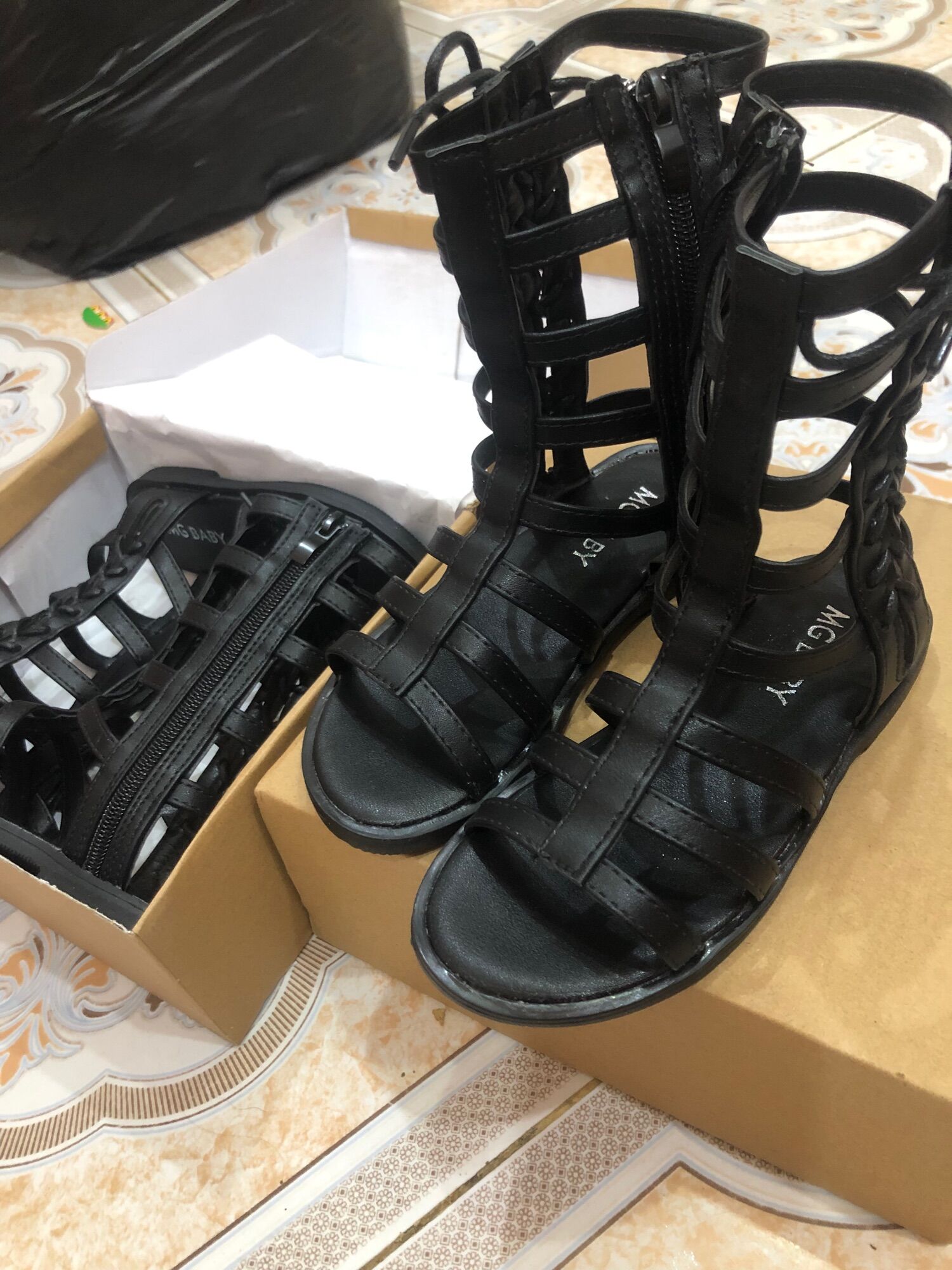 Sandal chiến binh bé gái