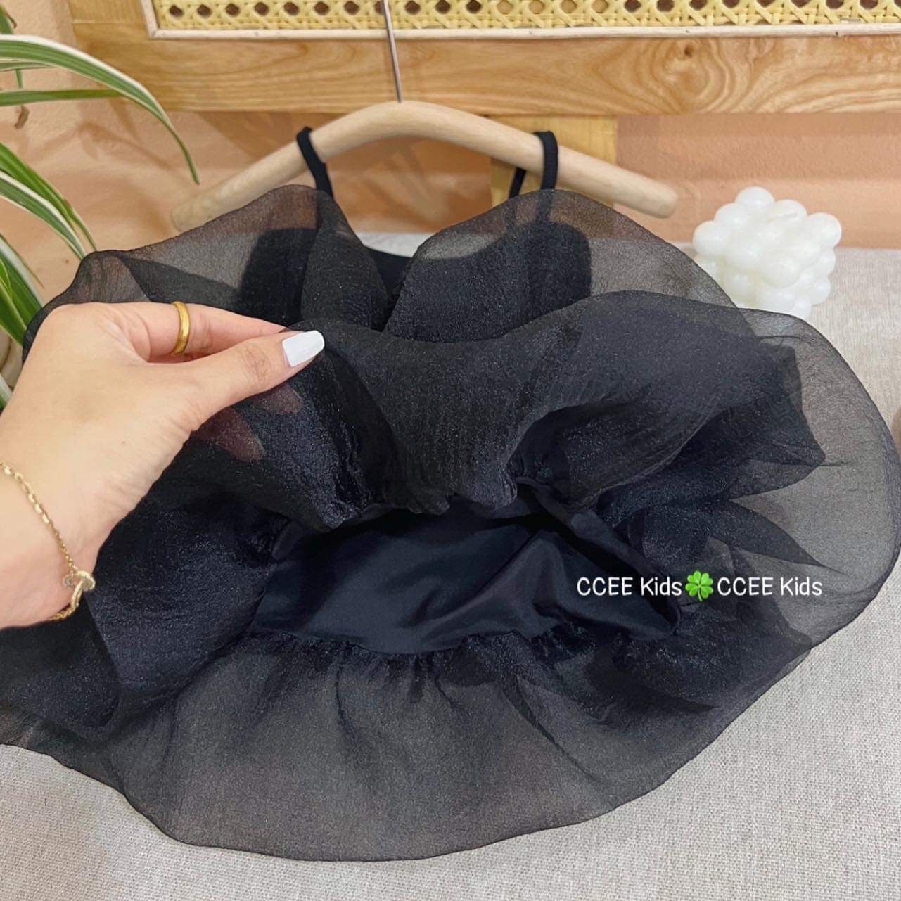 Váy 2s đen xoè bồng công chúa cho bé gái