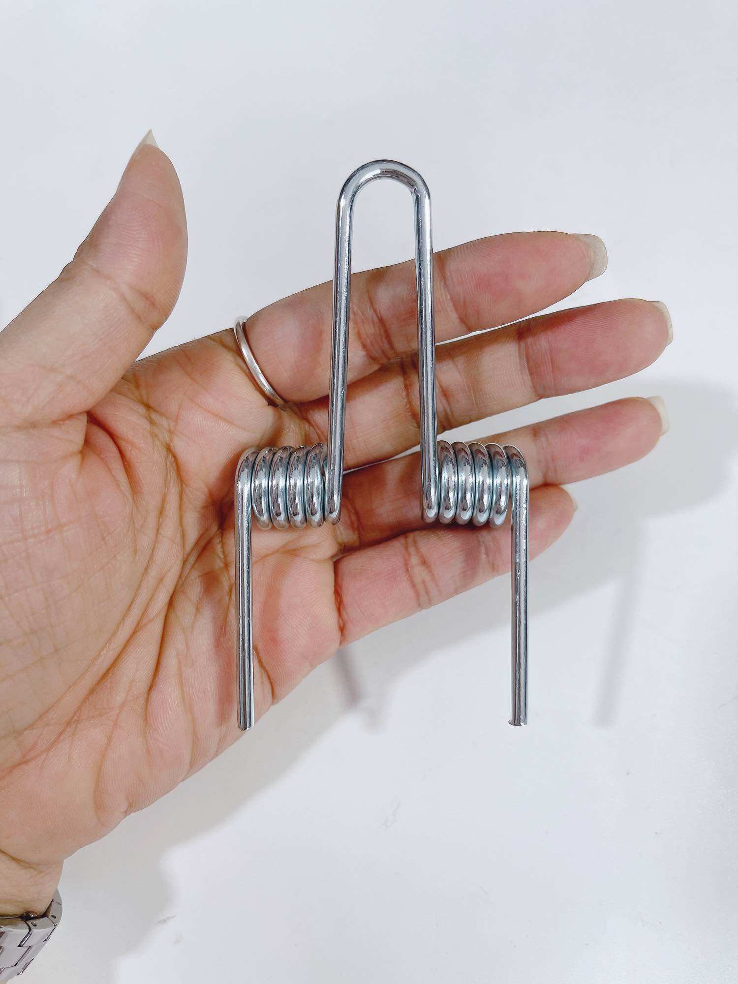 Lò xo bật mở yên gắn thông dụng các dòng xe số, loxo nâng yên tự động cho xe máy
