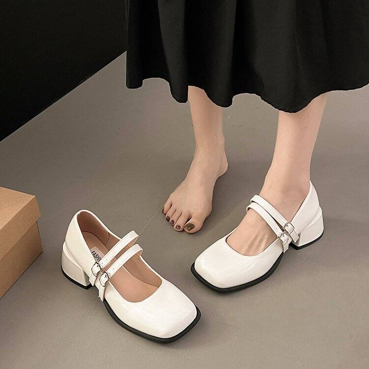 Giày Đế Bằng Mary Janes Màu Đỏ Cổ Điển Cho Nữ Mùa Xuân 2025 Phong Cách Anh Giày Đơn Đế Cao Su PU Đế Vuông Thường Ngày. 