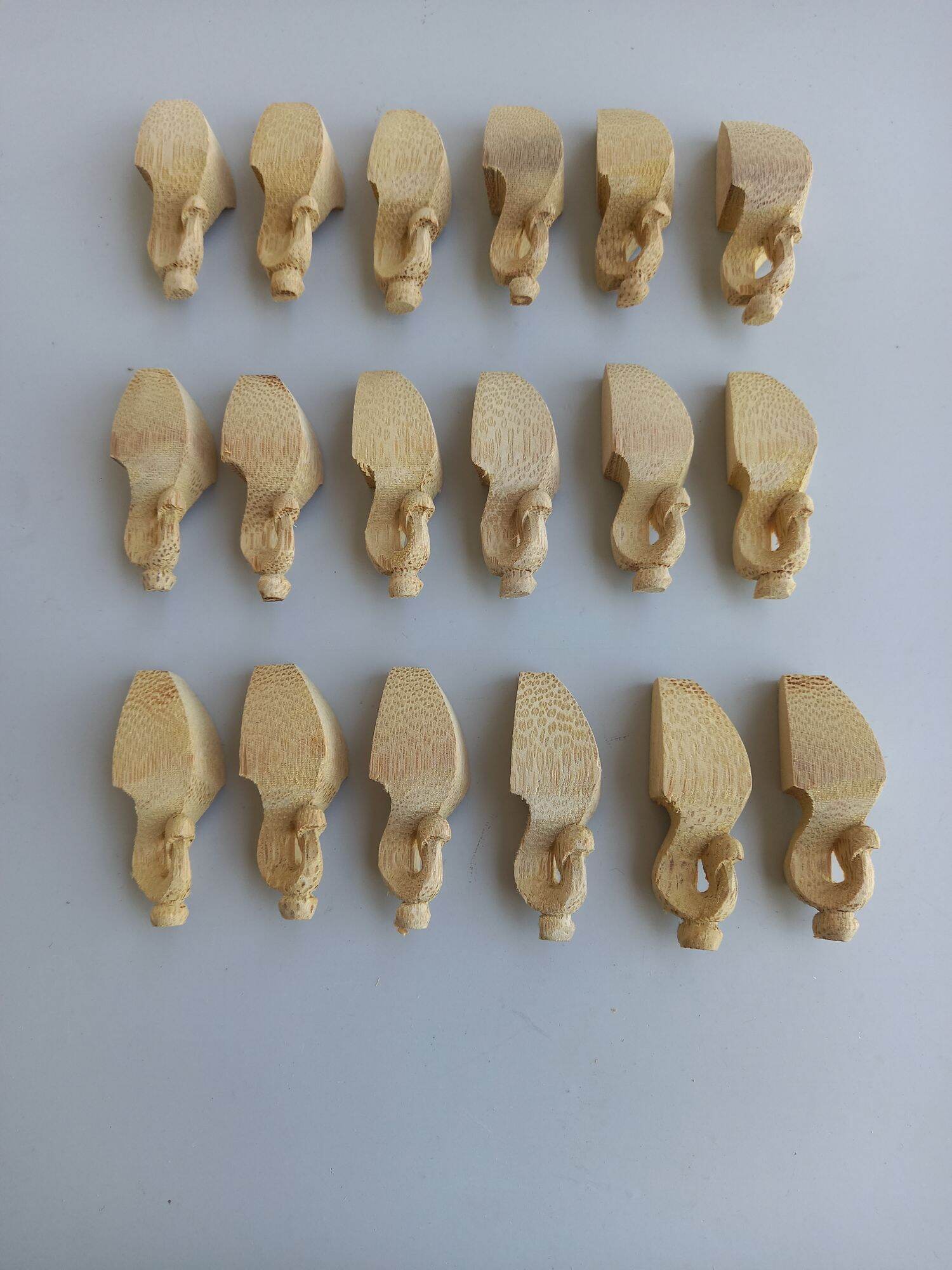 Phụ kiện lồng chim chào mào - Chân quỳ tre