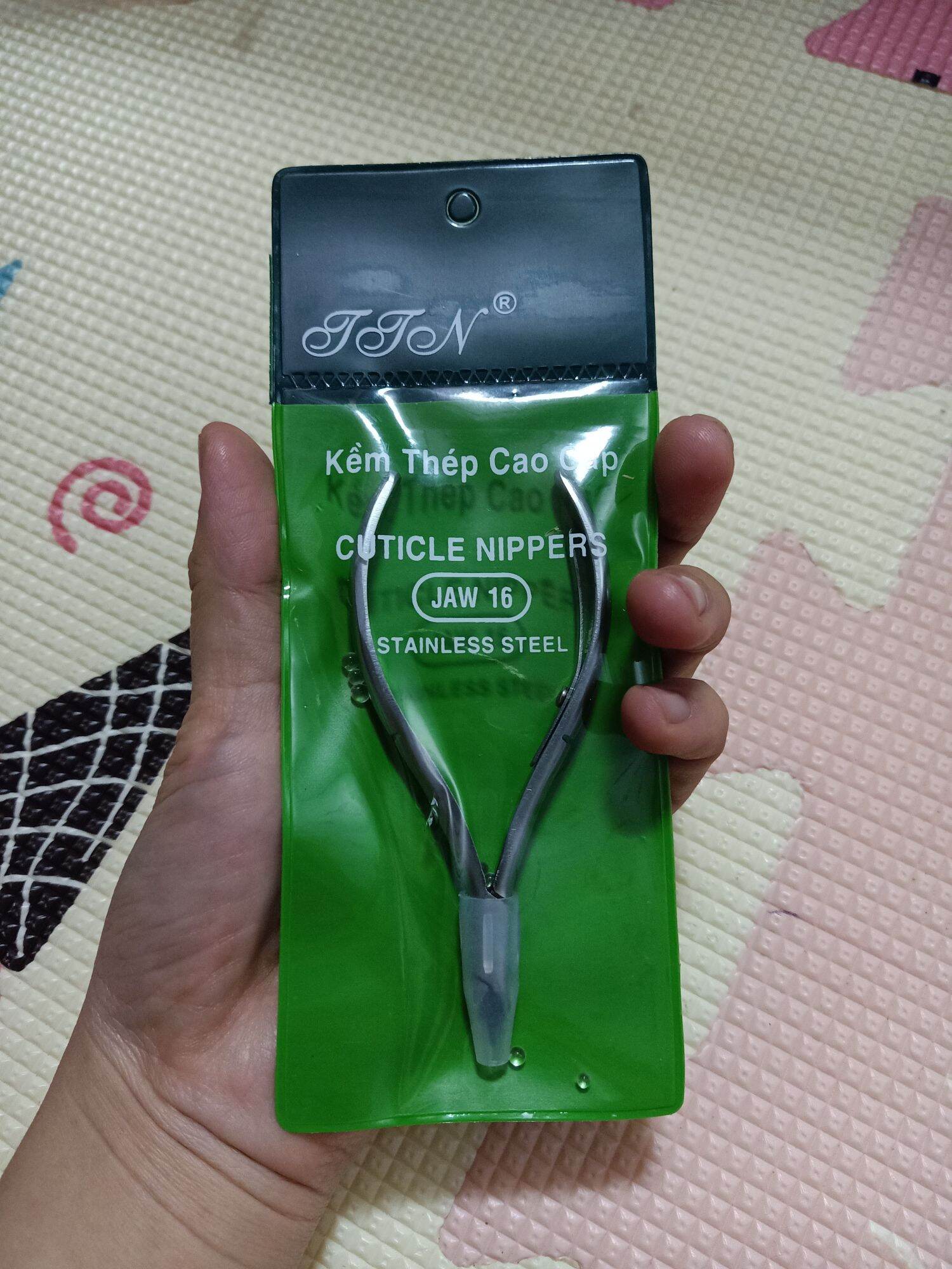 Kiềm cắt da màu trắng bạc