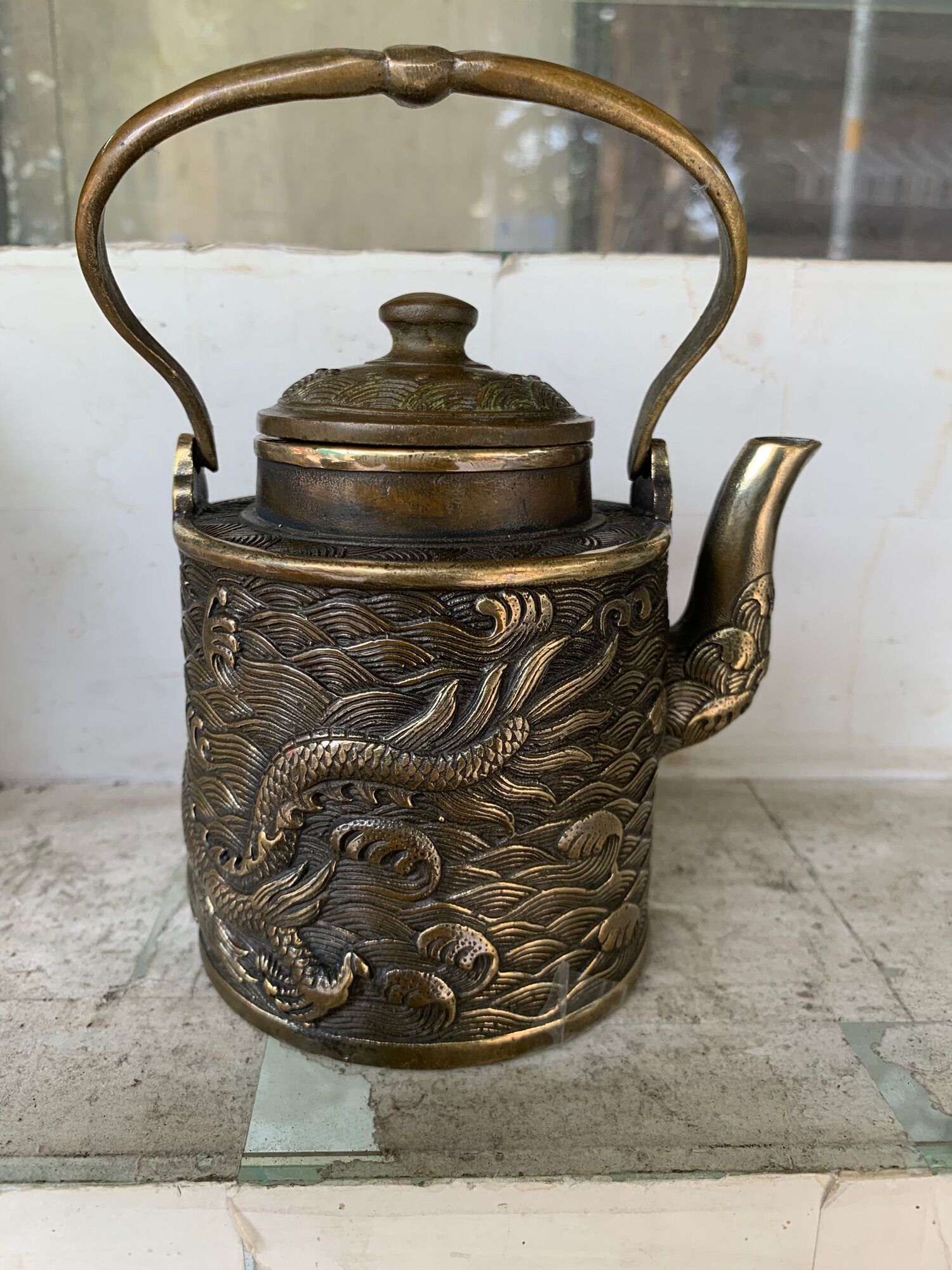 Ấm trà rồng