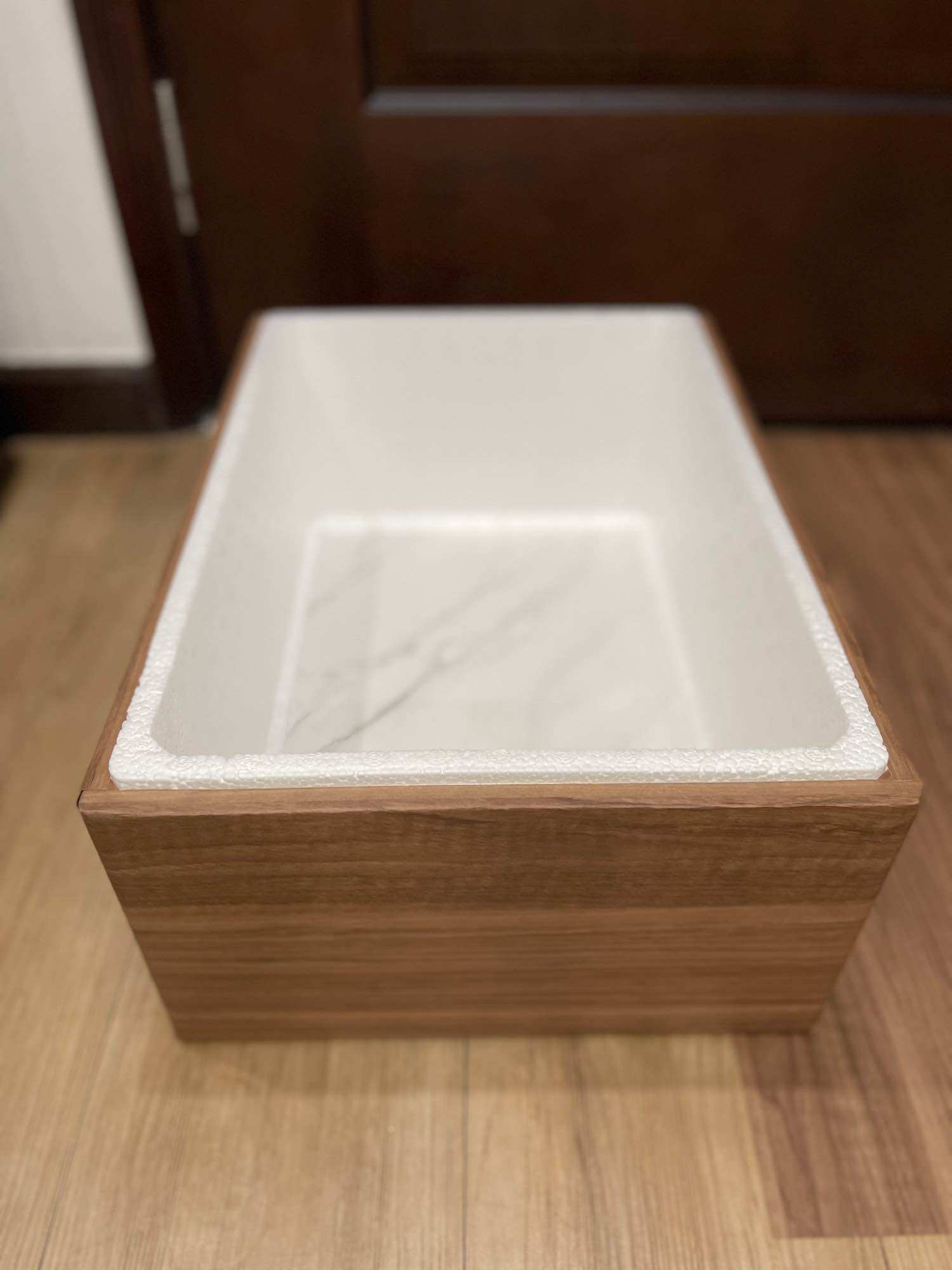 Thùng xốp vân gỗ nuôi cá size 50x37x24