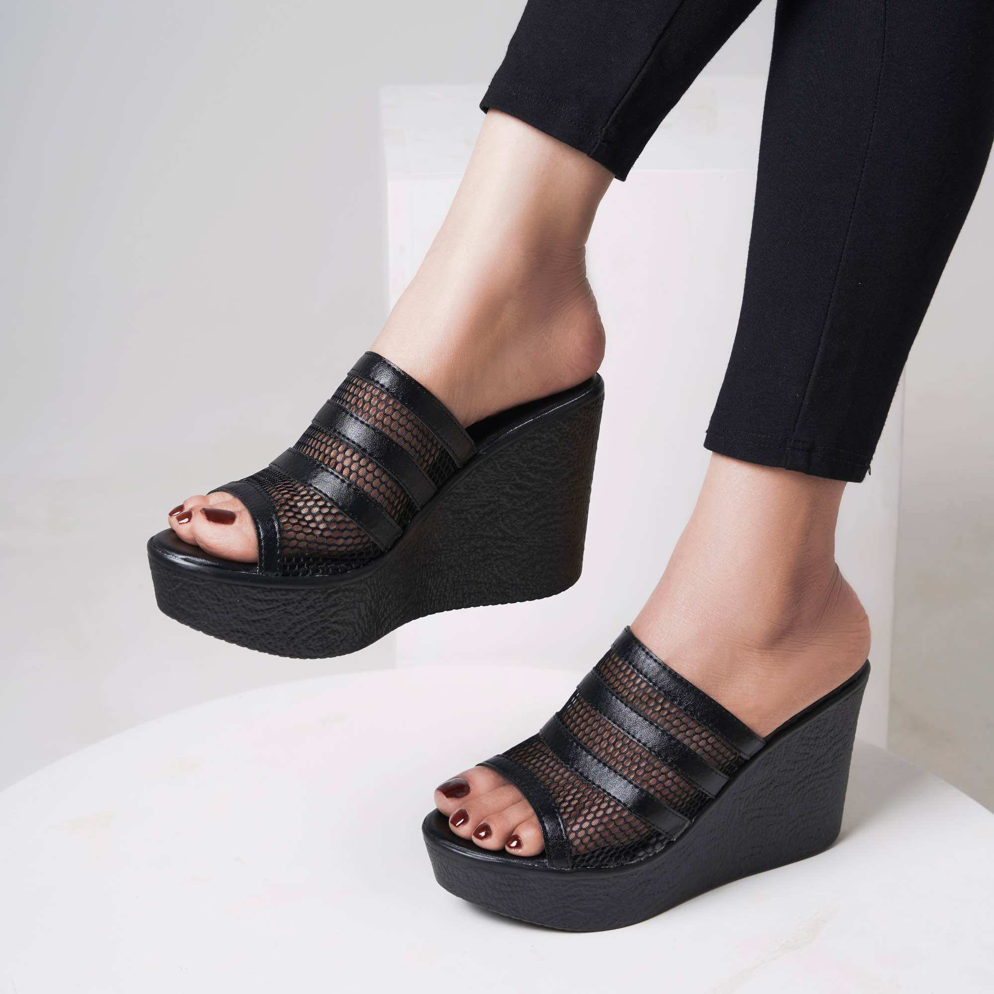 Dép xuồng đế cao 12p quai phối lưới