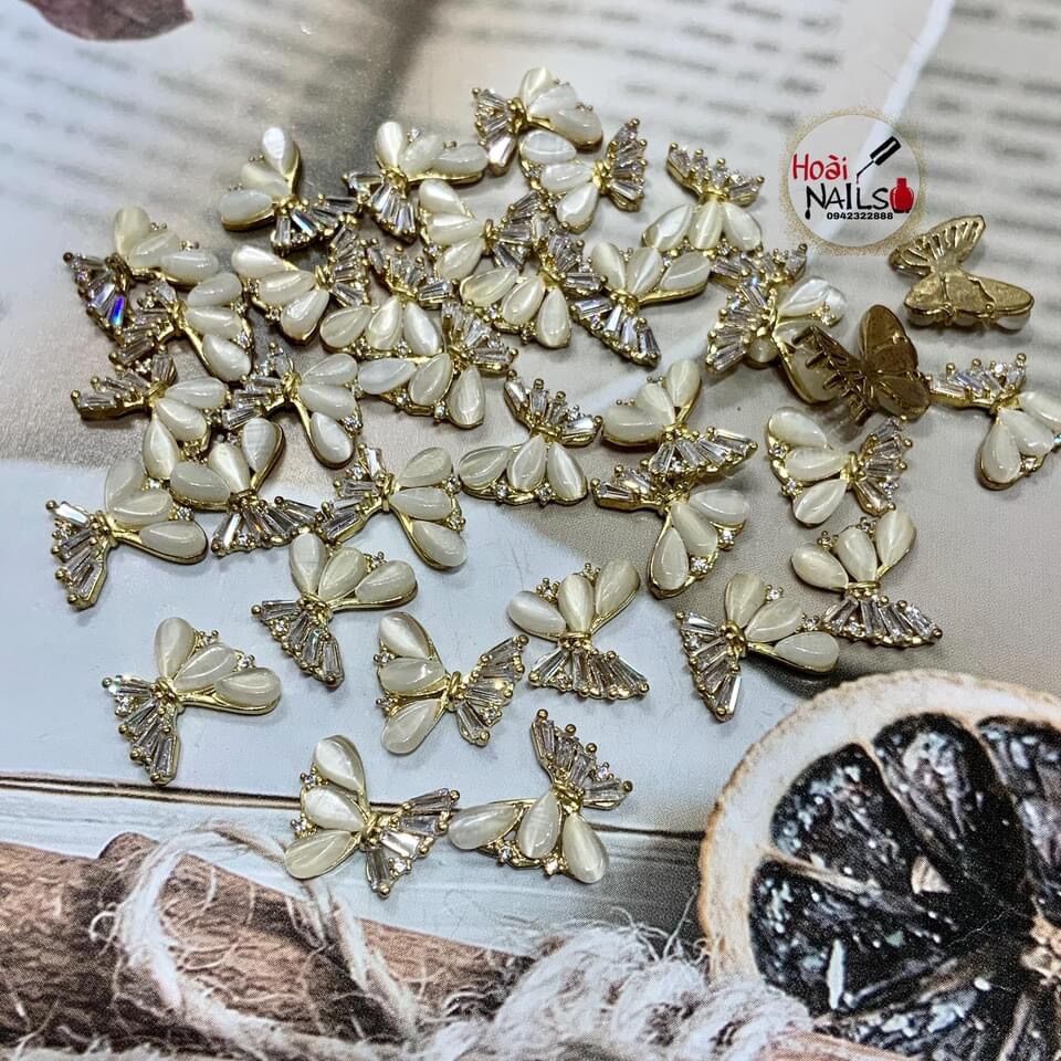 Charm bướm khấc gắn móng tay siêu xinh ( giá 1 cái)