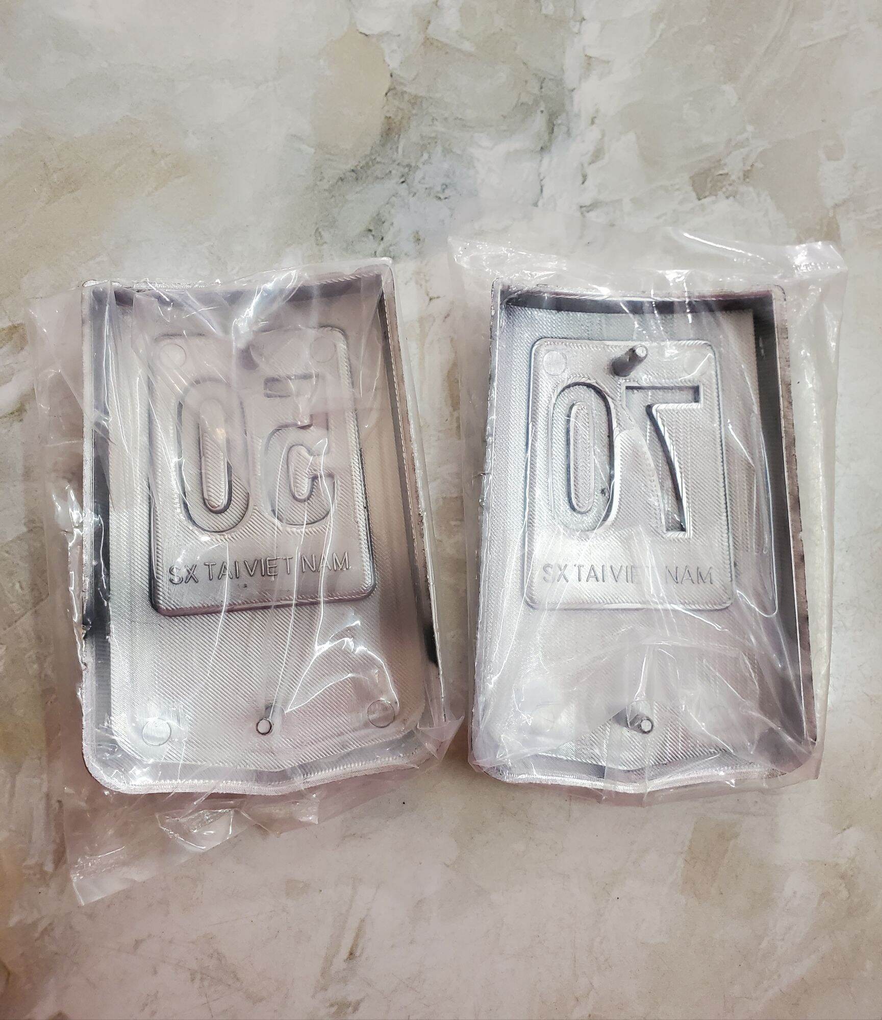 Mặt nạ chữ xe Cúp 81/50 và 81/70