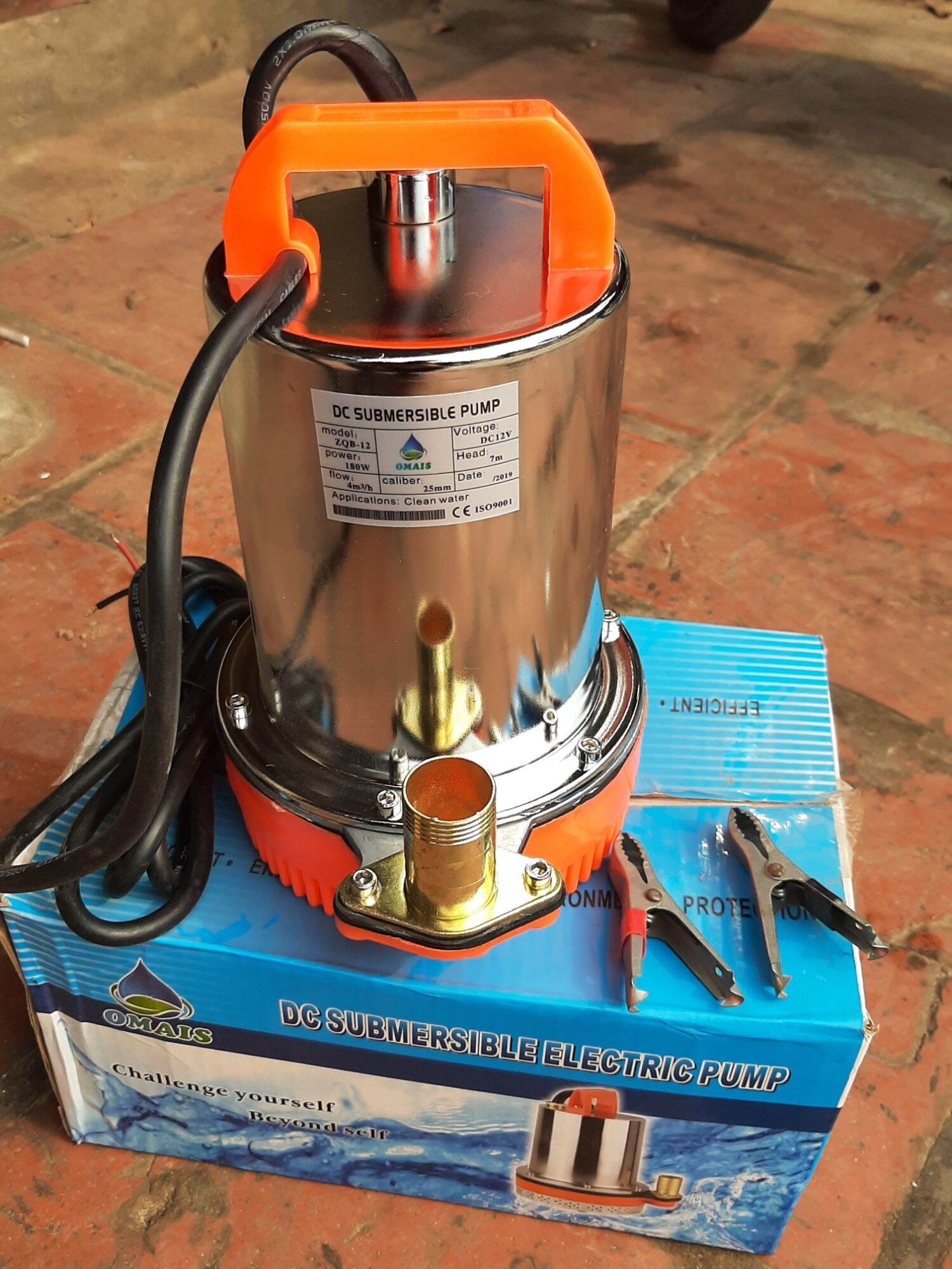 Máy bơm nước 12v/180w vỏ inox lỗi đồng 100% tặng 2 kép cá sấu