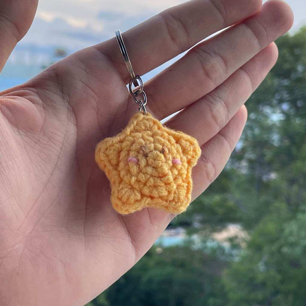 Móc khoá hình ngôi sao handmade bằng len