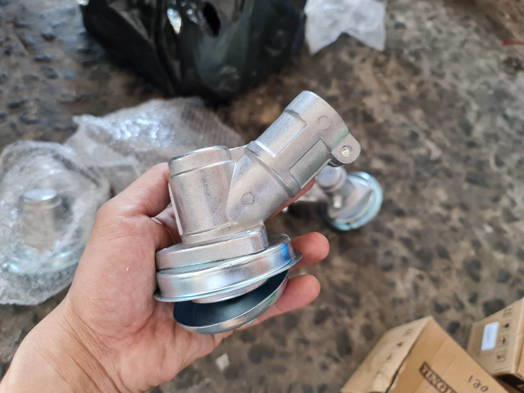 Đầu Bò Máy Cắt Cỏ ( Láp 28 - 9 Răng )