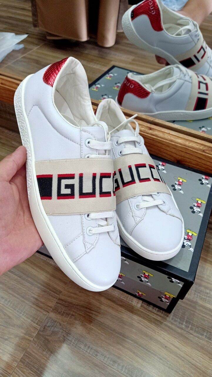 Giày gucci sơn tùng khâu đế