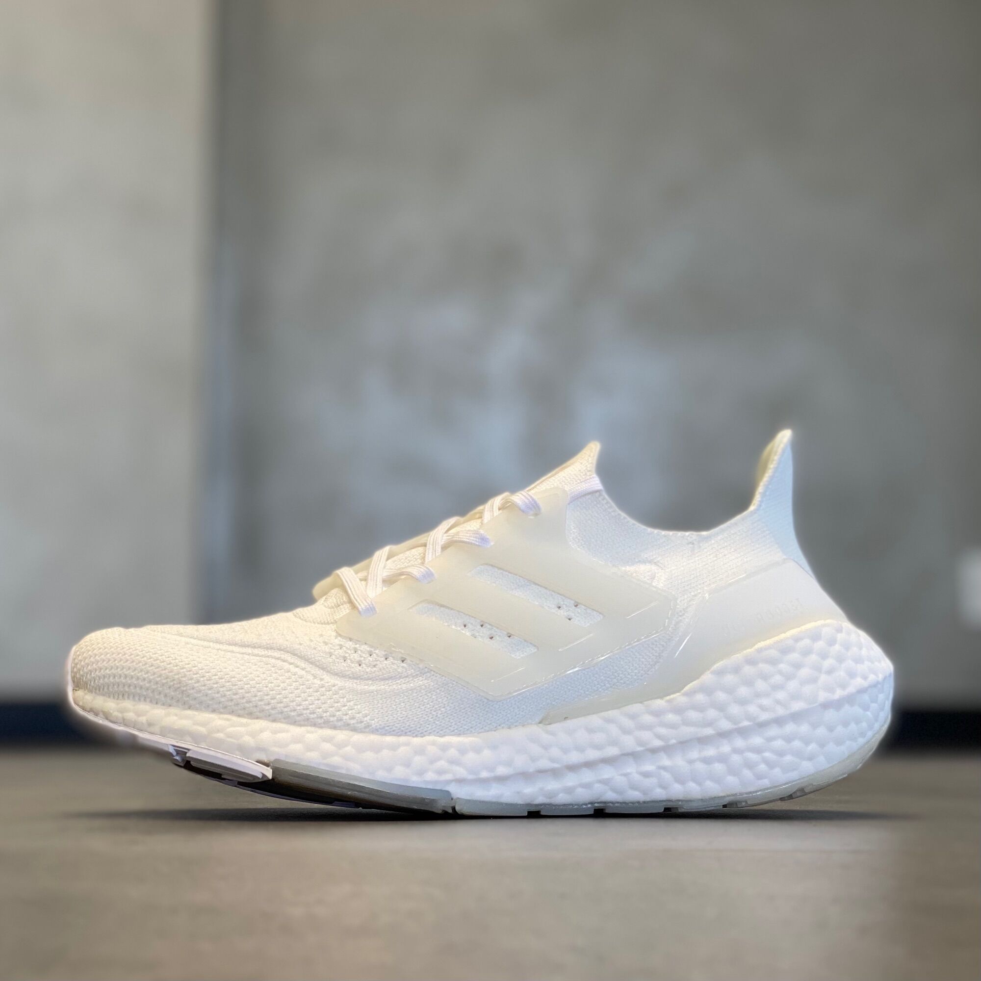Giày chạy bộ ultra boost 7.0