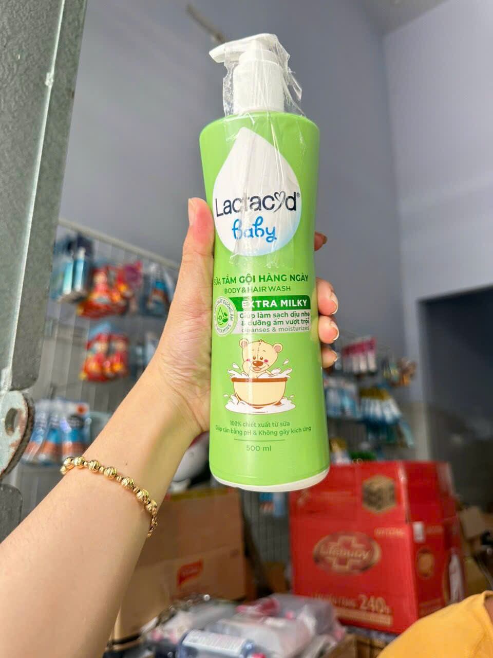 Tắm gội Lactacyd 500ml