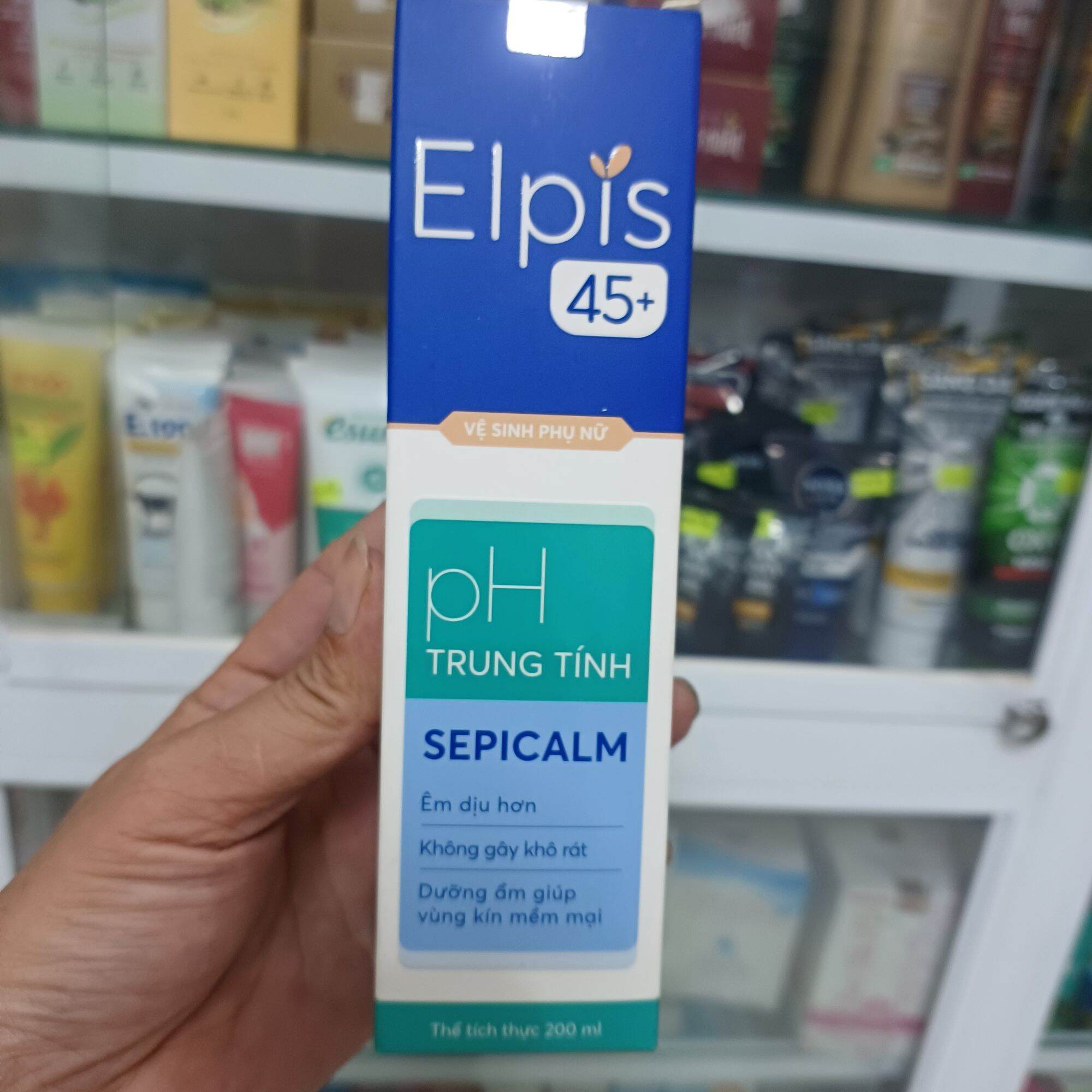 Dung dịch vệ sinh phụ nữ  từ 45 tuổi Elpis 45+nano hộp 1 chai 200ml