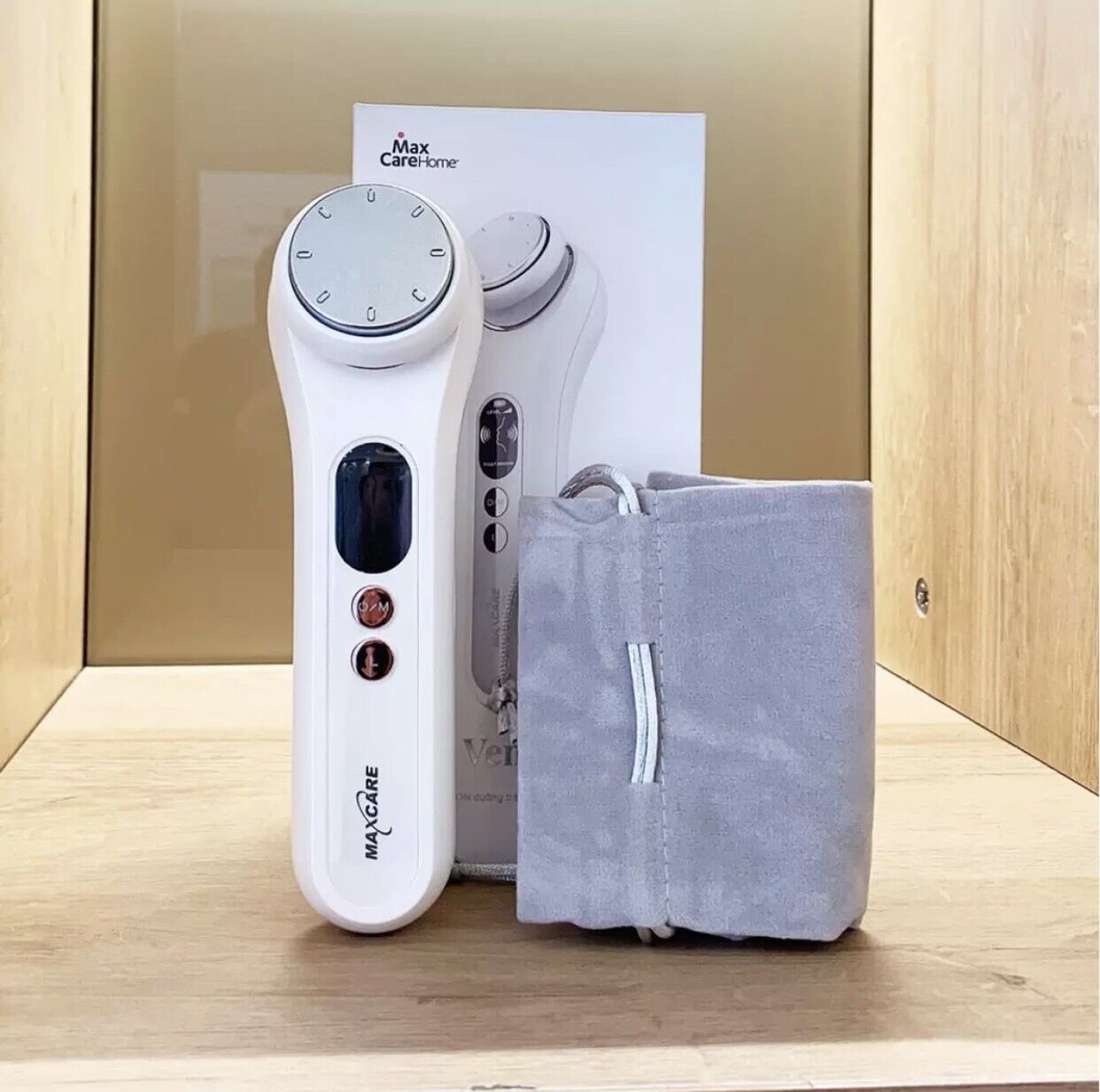 Máy đẩy tinh chất ion nóng lạnh maxcare max888pro