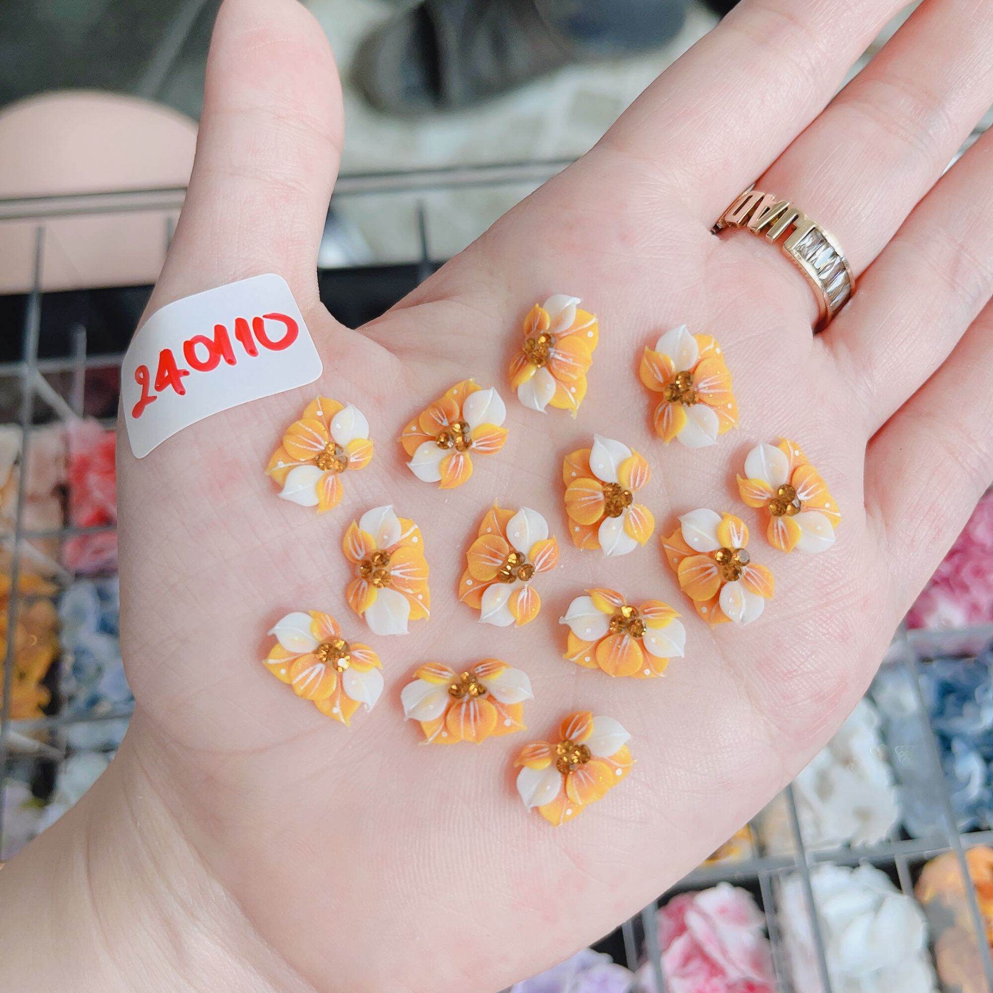 Hoa bột nail hoa đính tay ( HOA NỬA CÁNH TIÊN PHỐI TRẮNG ĐÍNH ĐÁ ) / giá 1 bông