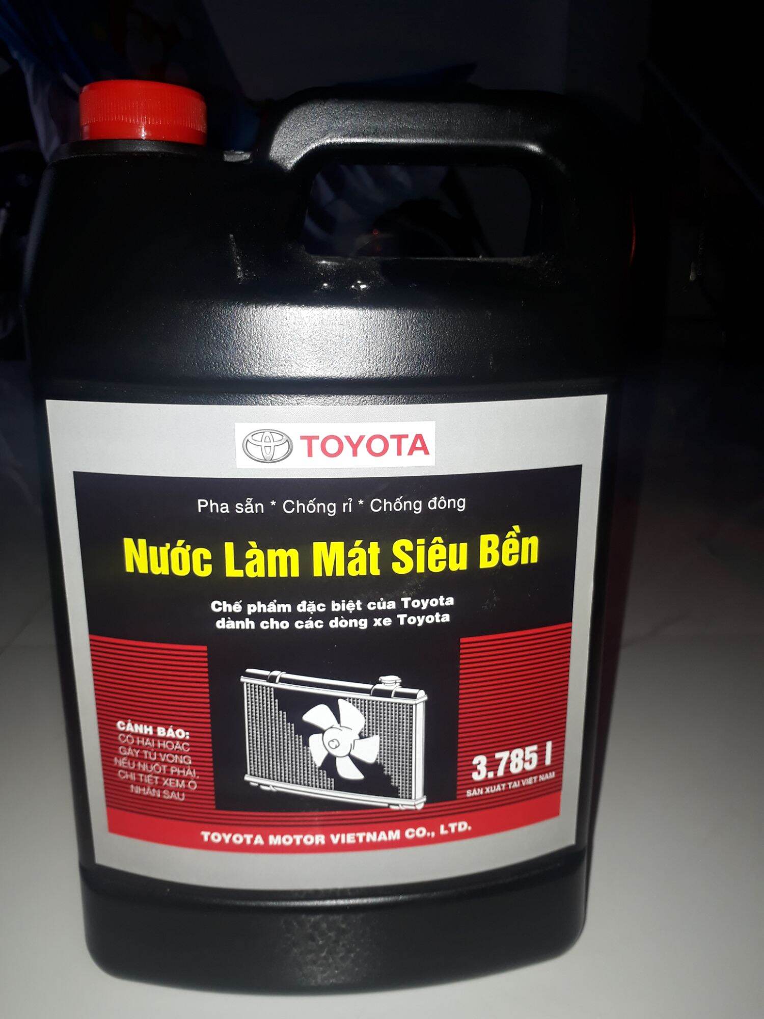 nước làm mát két nước động cơ ô tô