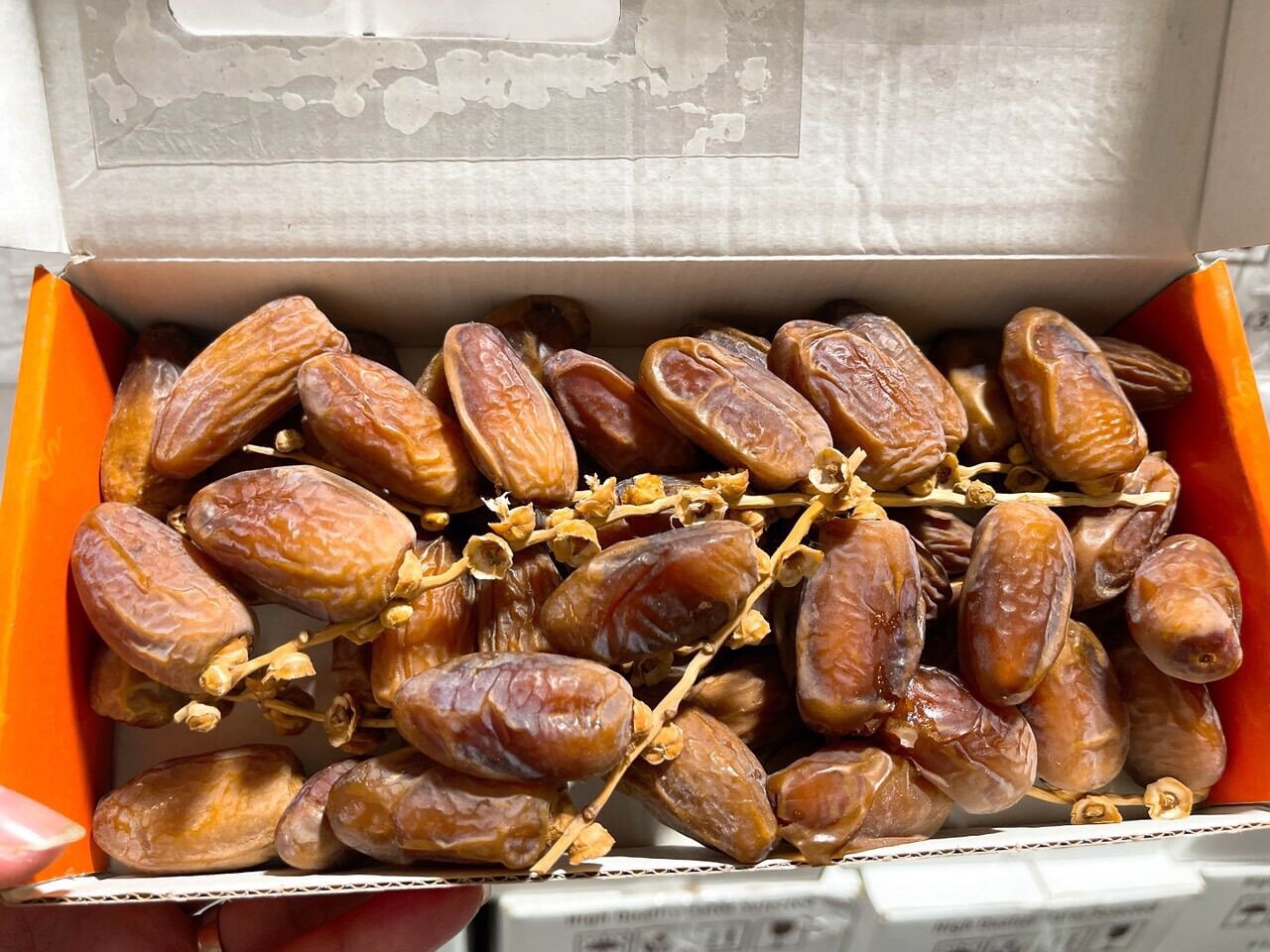 Chà Là Sấy Khô Nguyên Cành 500g