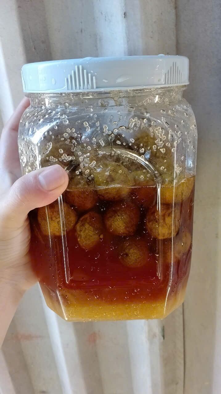 Sấu ngâm đường hũ 1kg. Không gừng. Chua ngọt nguyên chất 100% nhà làm