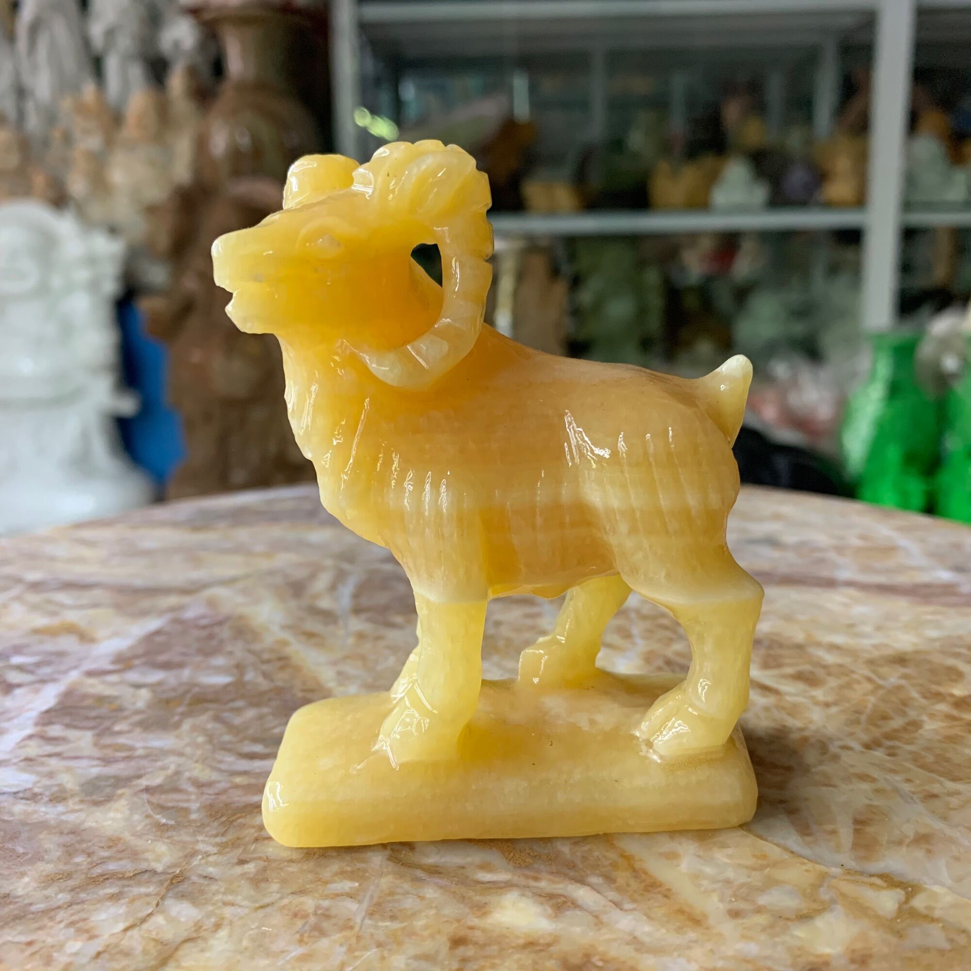 Con dê đá ngọc hoàng long - cao 10cm