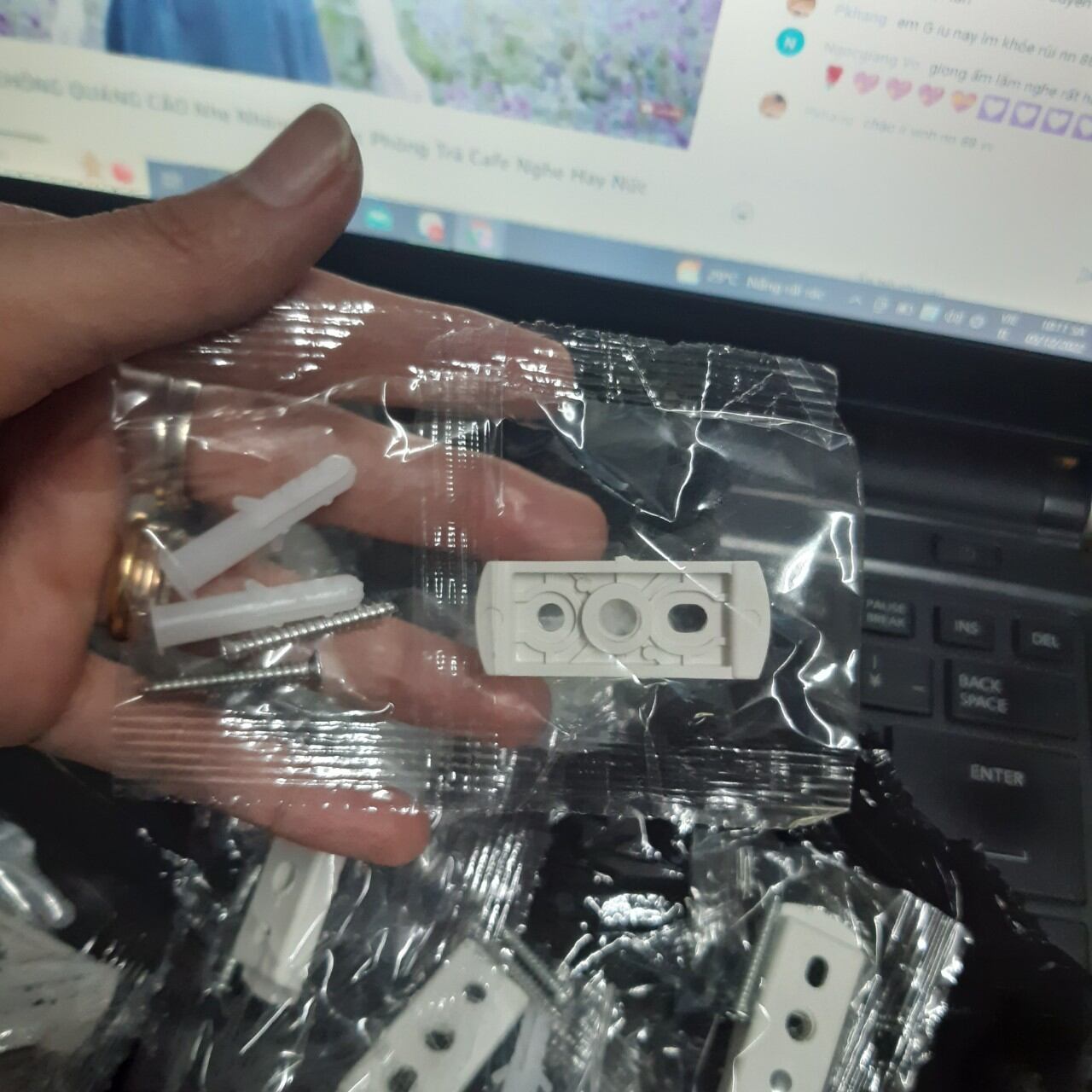 Chân đế camera wifi imou, Kbone đúc máy đã kèm ốc vít.