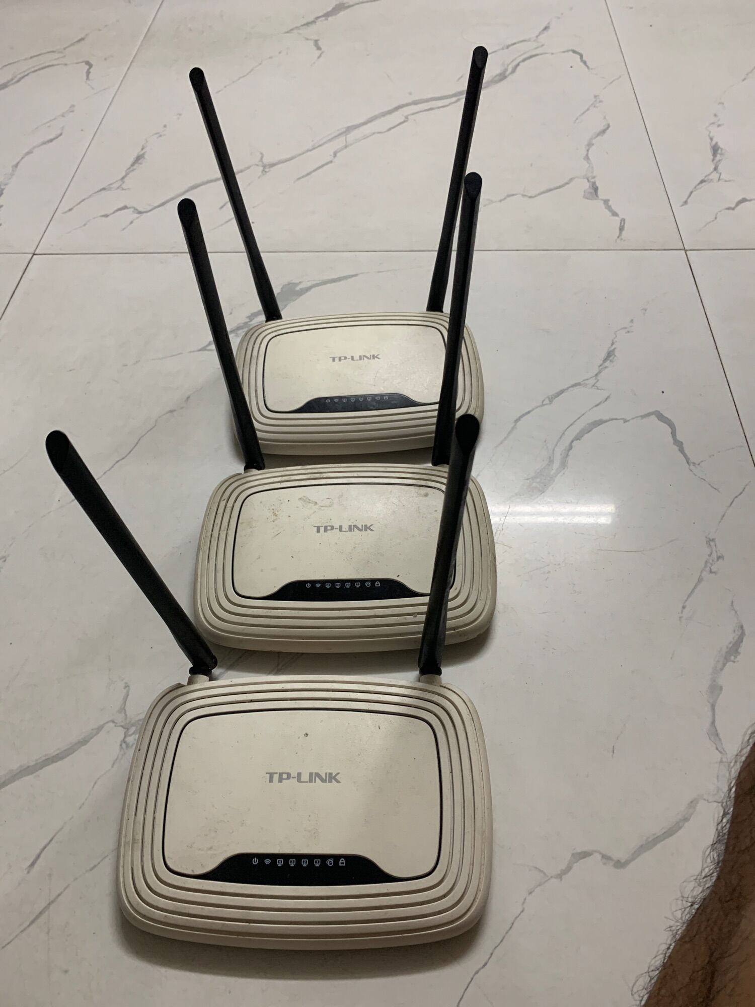 Phát wifi tplink 841N 4 cổng Lan cài sẵn gắn là dùng