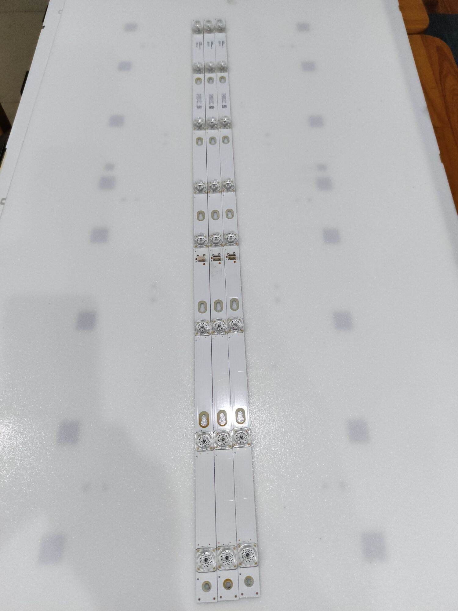 Bộ led zin tivi tcl l43s6000 , l43s6100