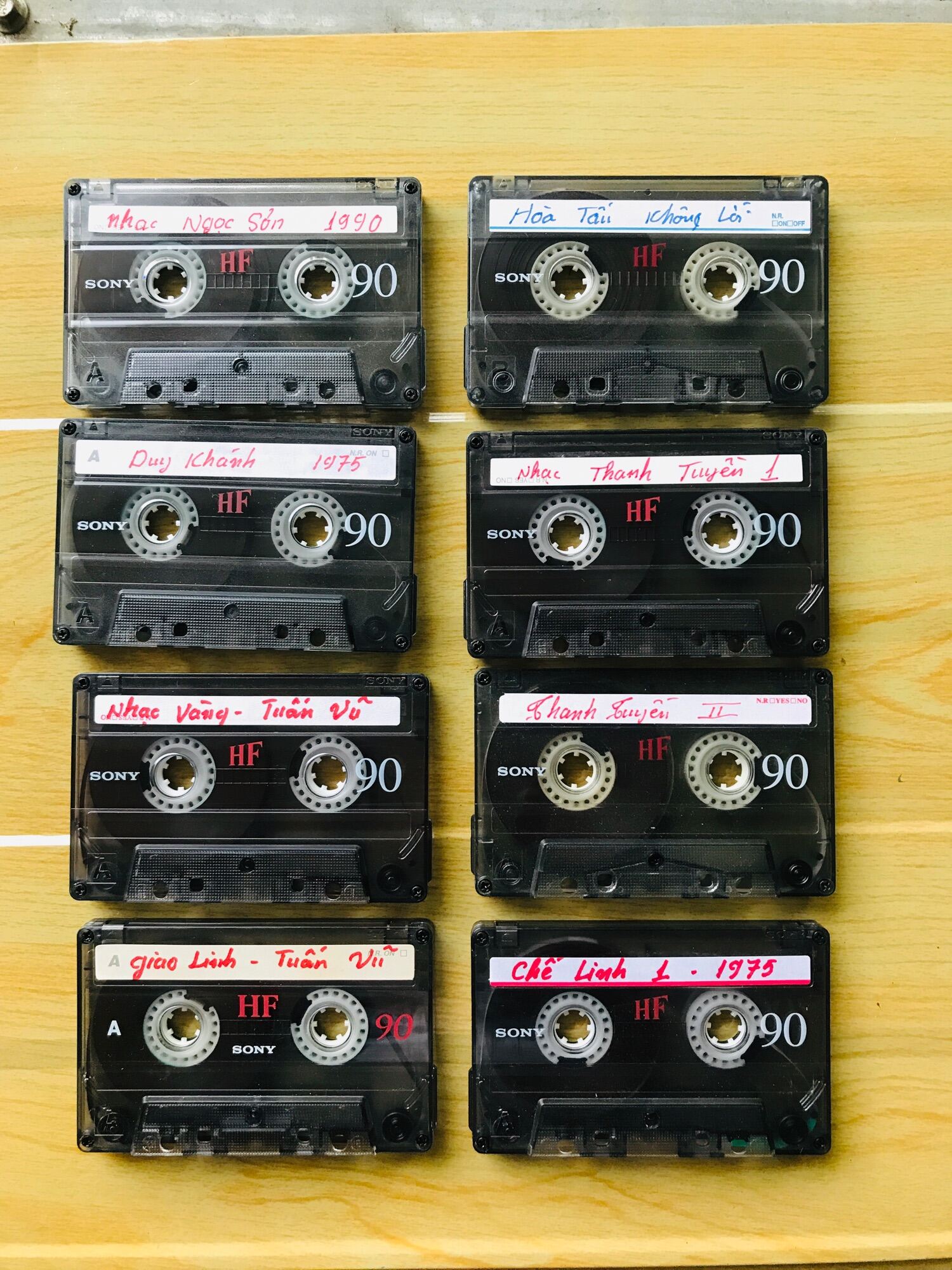 Băng cassette Sony hoặc-Maxell-TDK vv.thiếu vỏ hộpđã thu sẵn nhạc vàng xưa