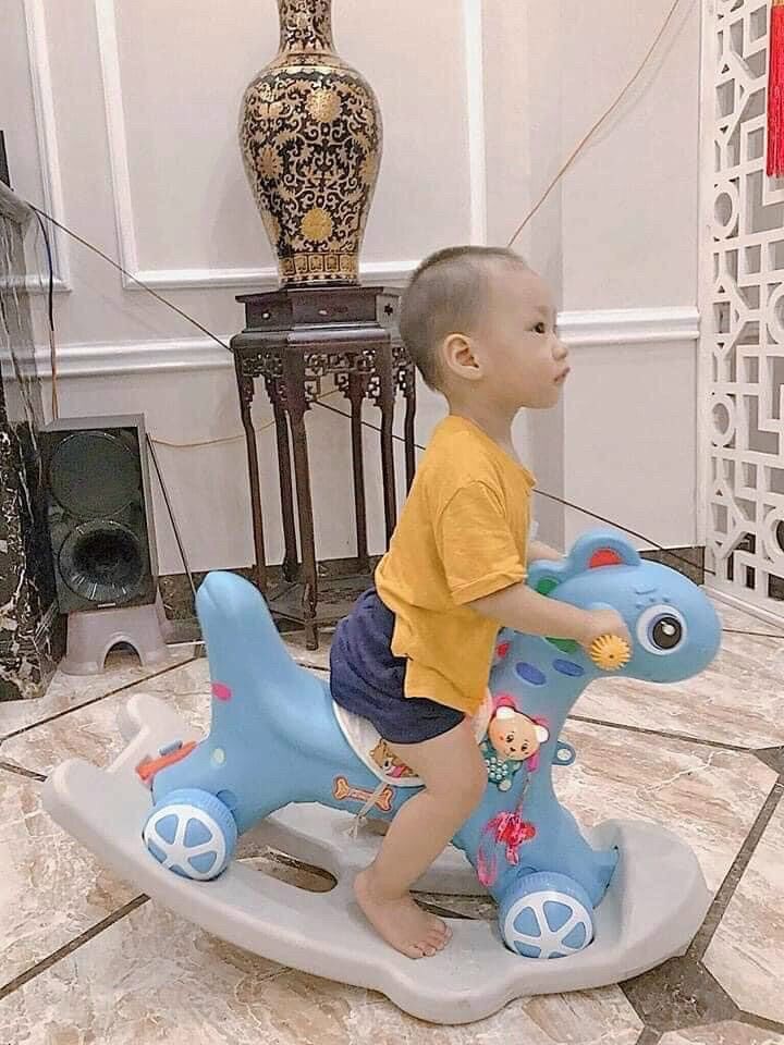 Ngựa bập bênh 2in1 có bánh xe cho bé