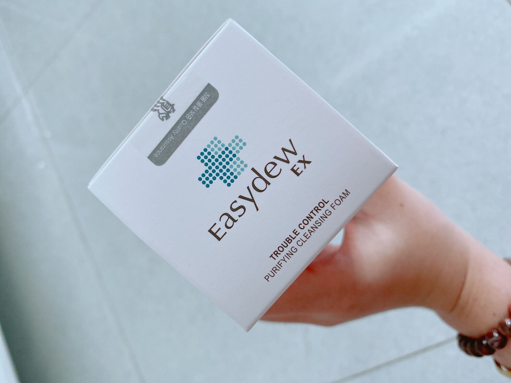Sữa rửa mặt dạng bọt Easydew EX Trouble Control Purifying Cleansing Foam