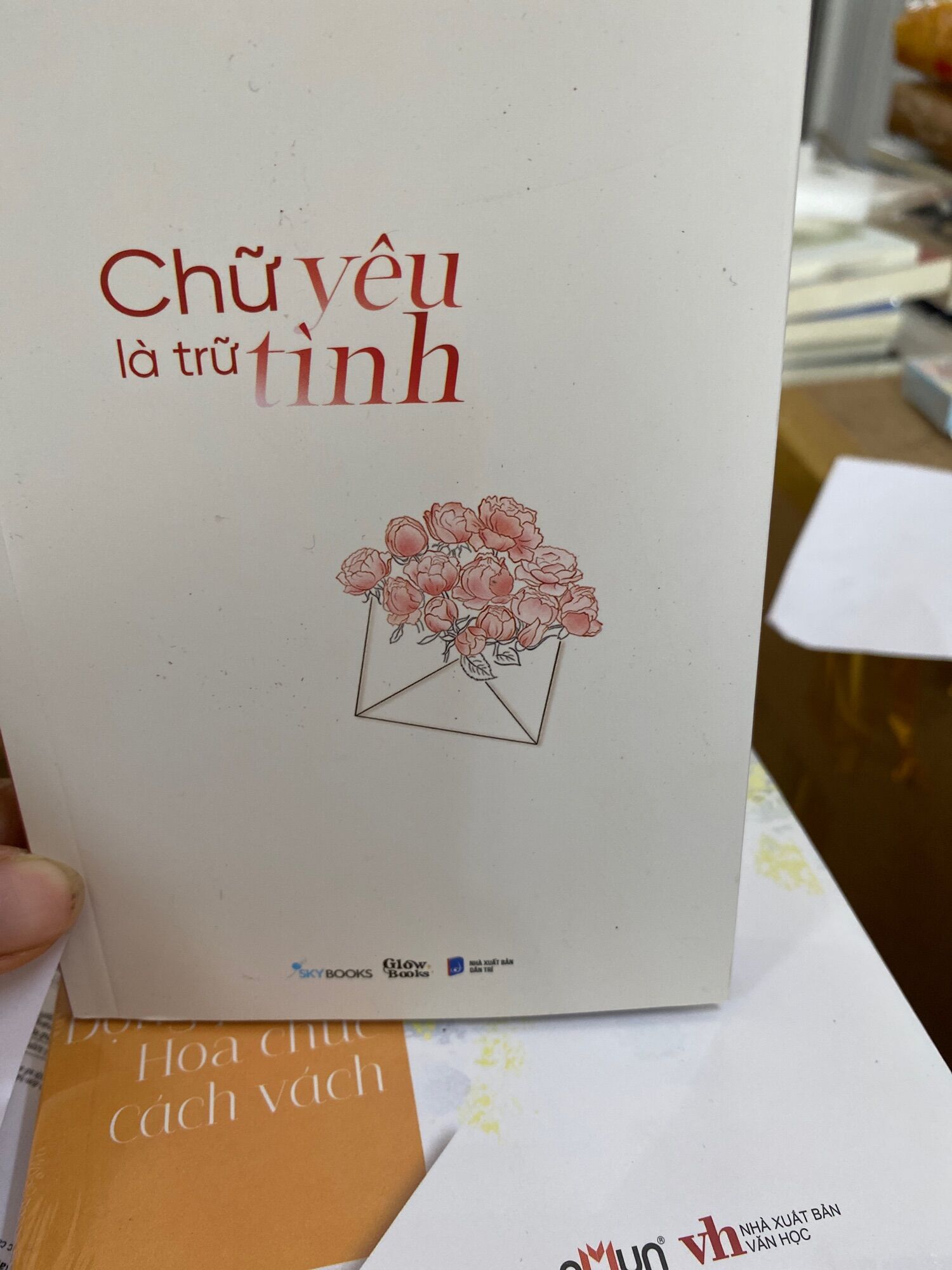 Sách - Chữ yêu là trữ tình - bonglee