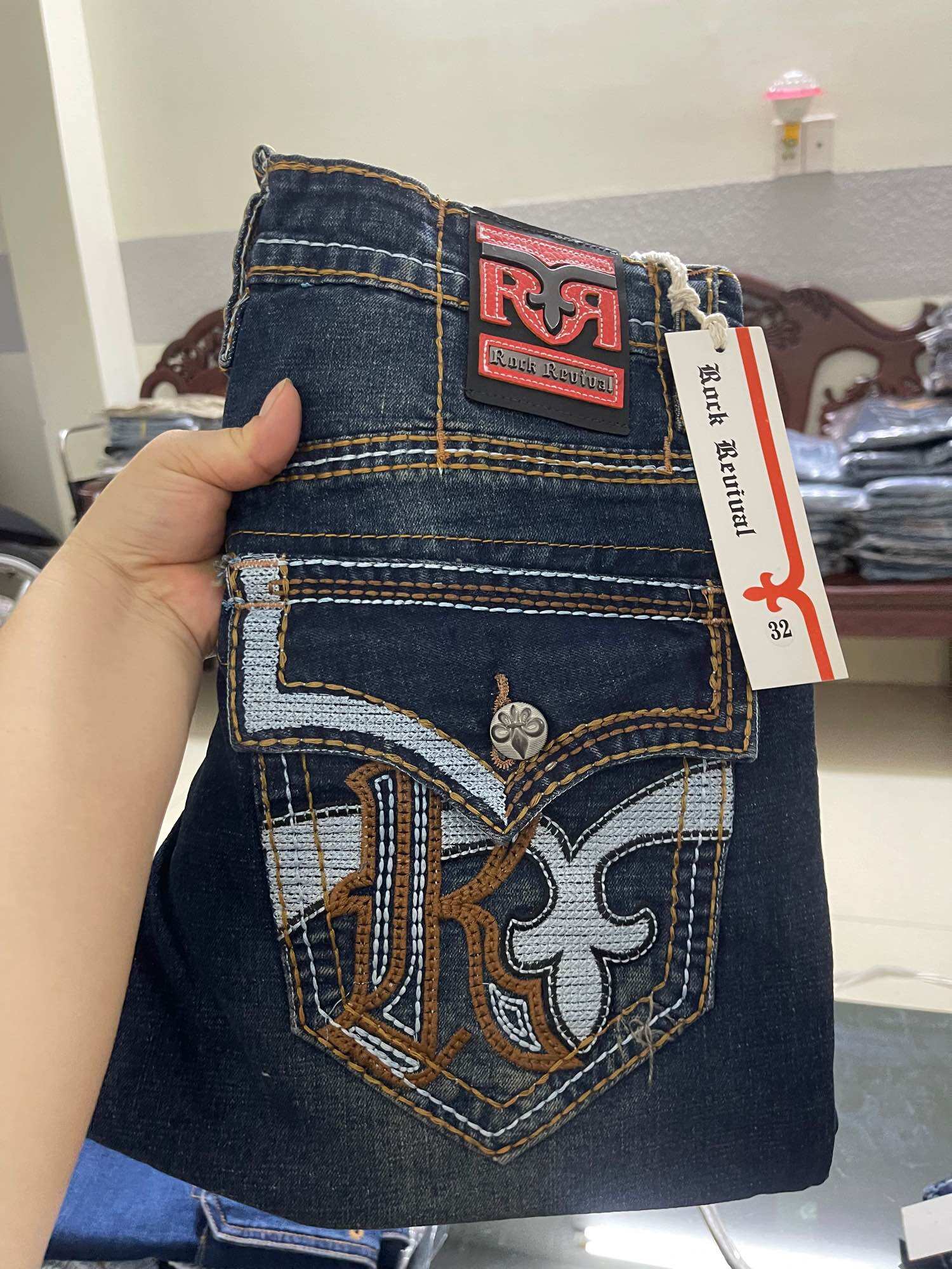 Quần jeans nam nắp túi chỉ nổi