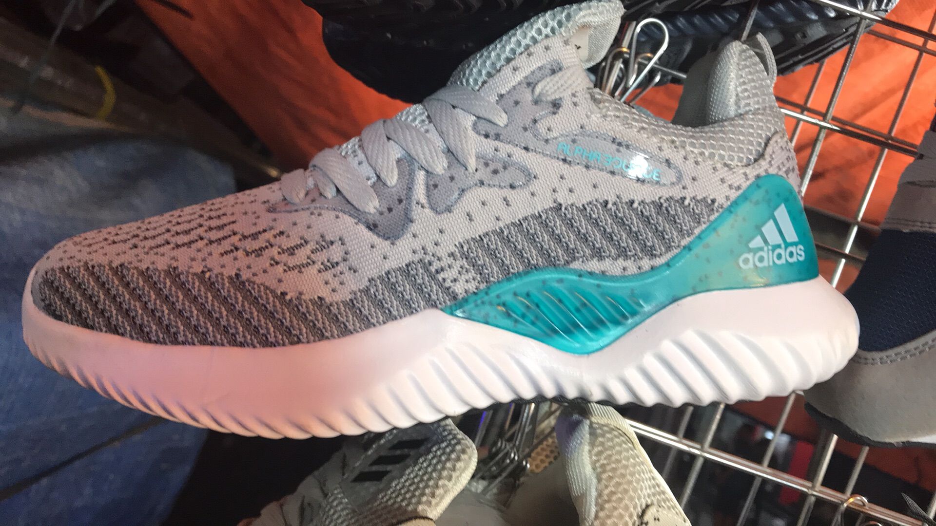 Alphabounce chất đẹp nhiều màu
