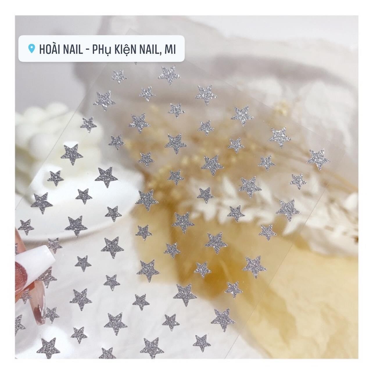Sticker lấp lánh gắn móng tay