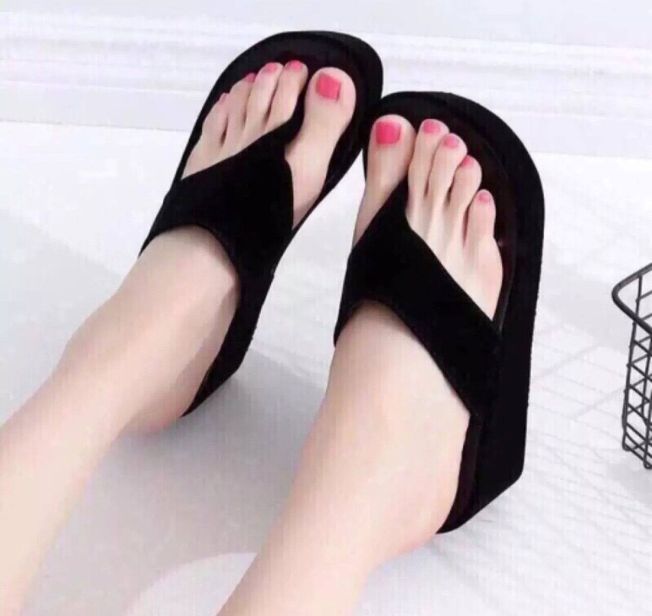 DÉP ĐẾ XUOINGF QUAI NHUNG