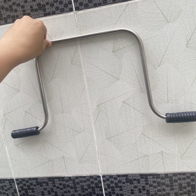 Gác chân gắn ghế nệm xe máy cho bé