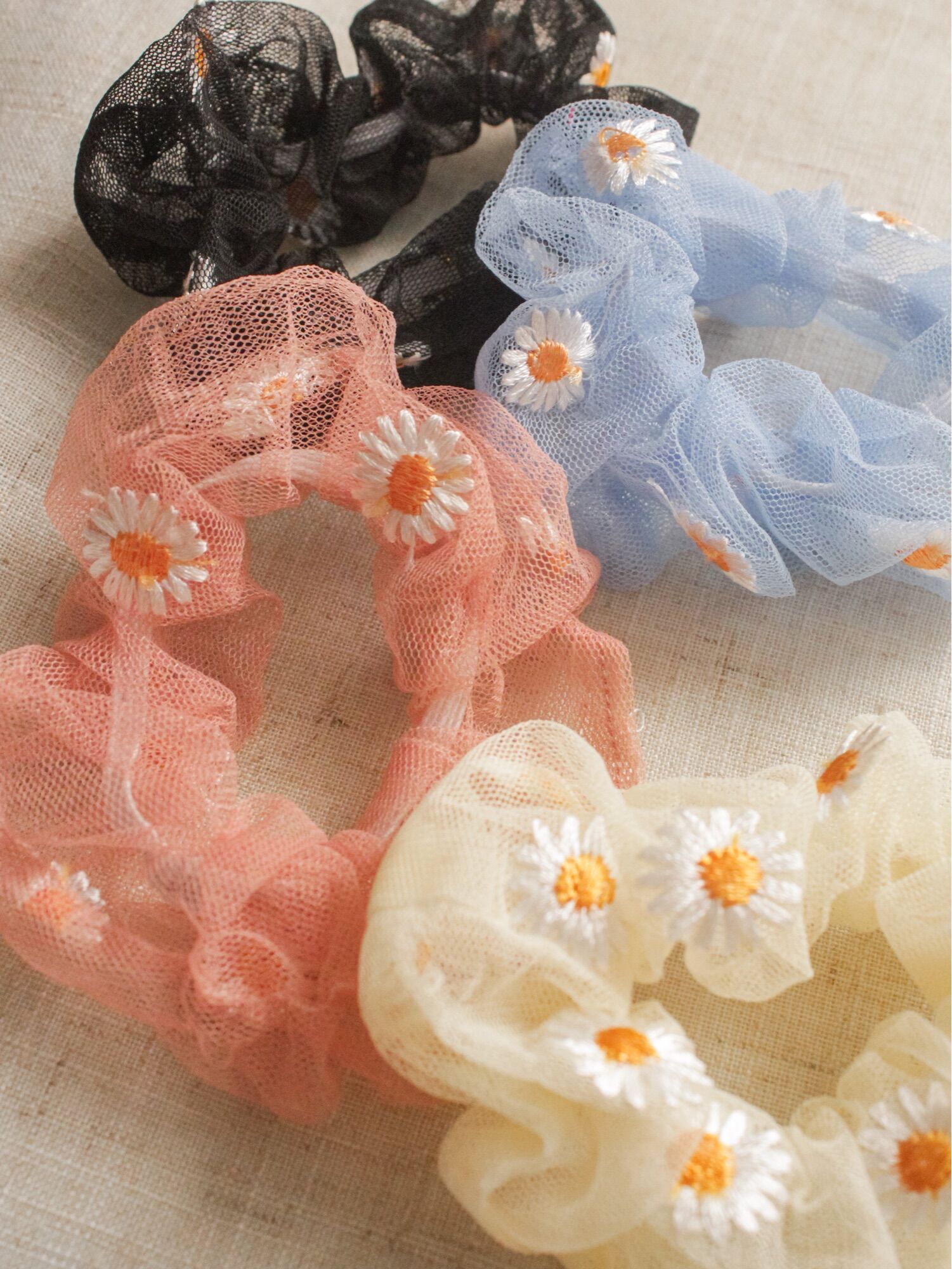 Daisy Scrunchy - Thun Cột Tóc Scrunchy Daisy Storyofadreamer