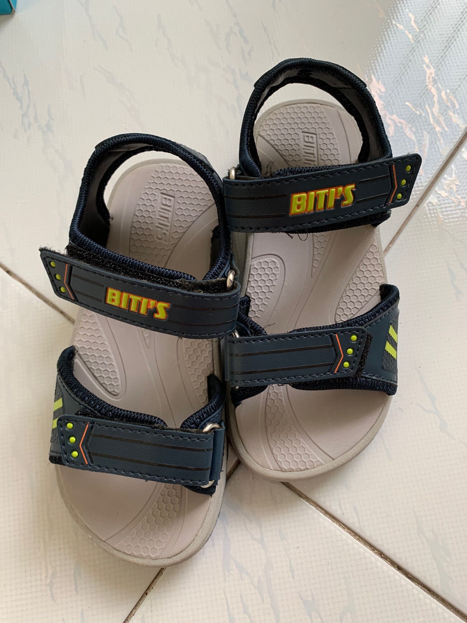 Thanh lý giày Biti’s trẻ em size 28