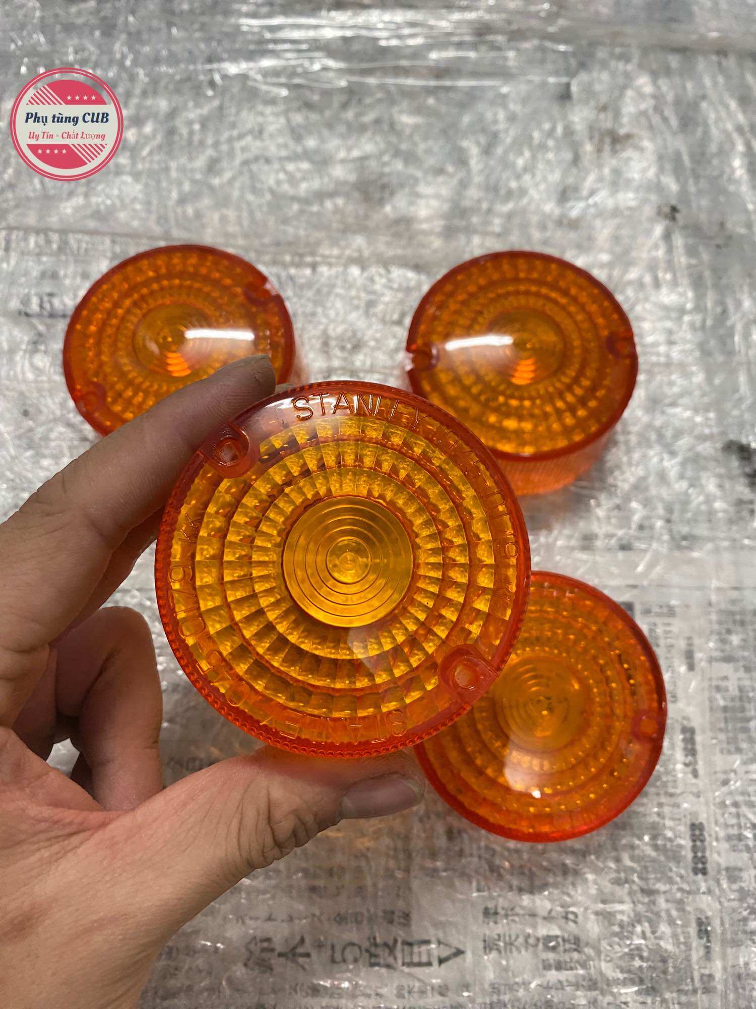 Nắp chụp xi nhan 81 hàng thái ( giá 1 chụp )