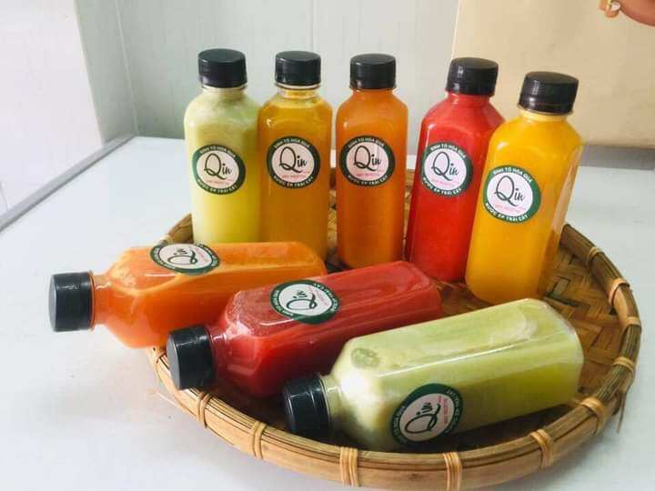 Combo 50 chai tròn,vuông nắp đen 330ml đựng trà sữa - kèm nắp