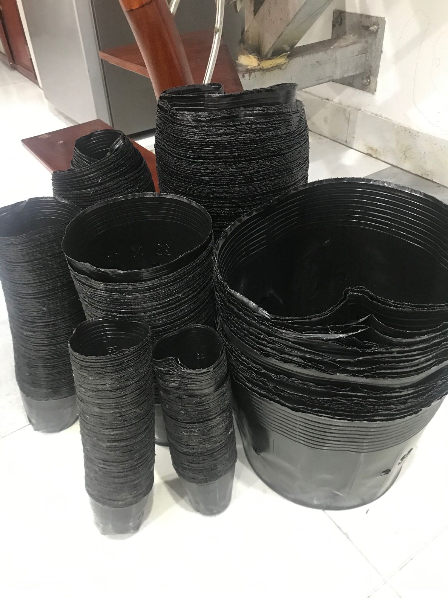 1kg bầu trồng cây 13.12(300 cái/kg)