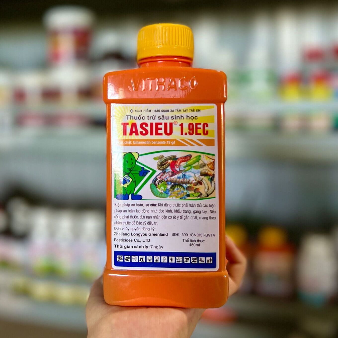 Chế phẩm sinh học Tasieu trừ sâu, bọ phấn trắng, rệp, rầy, chai 450ml