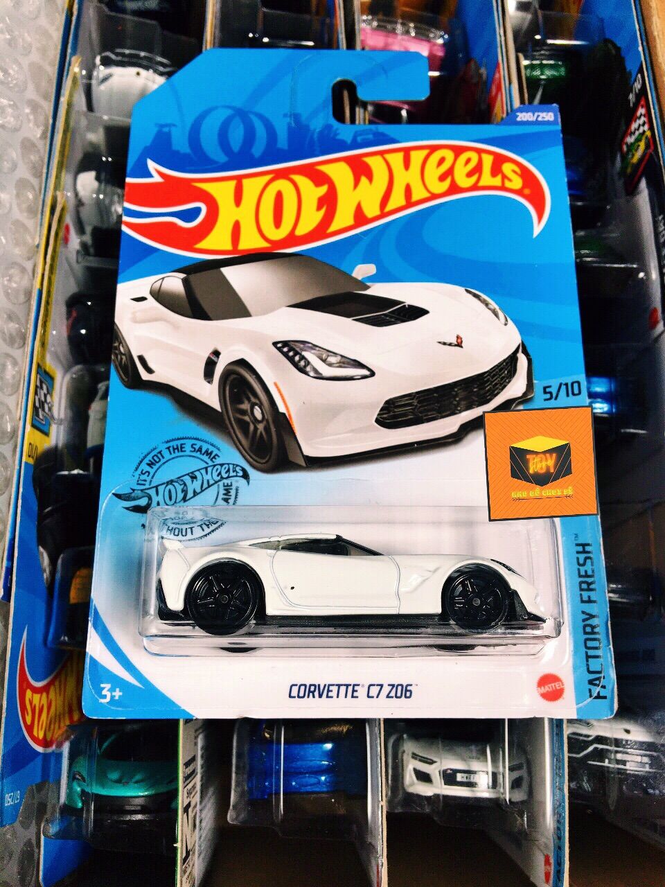 Xe mô hình hot wheels tỉ lệ 1:64 "corvette c7 z06"